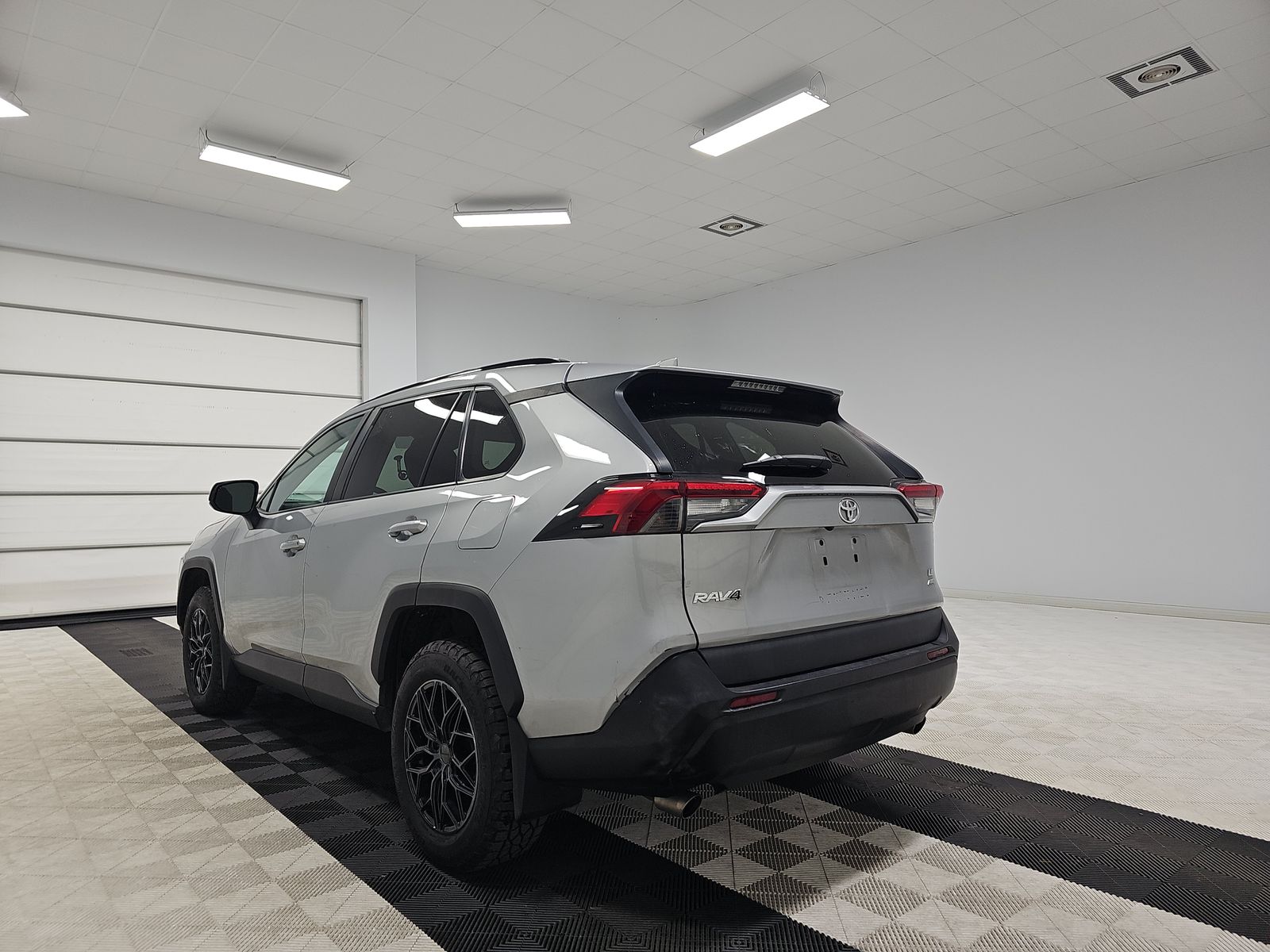 2019 Toyota RAV4 LE AWD