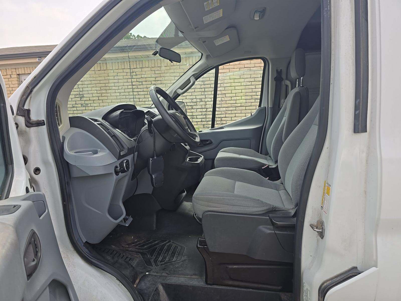 FORD TRANSIT 250 - 5