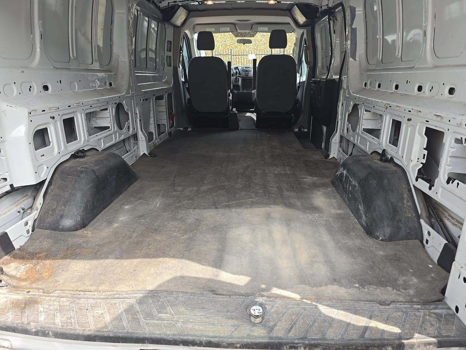 FORD TRANSIT 250 - 8