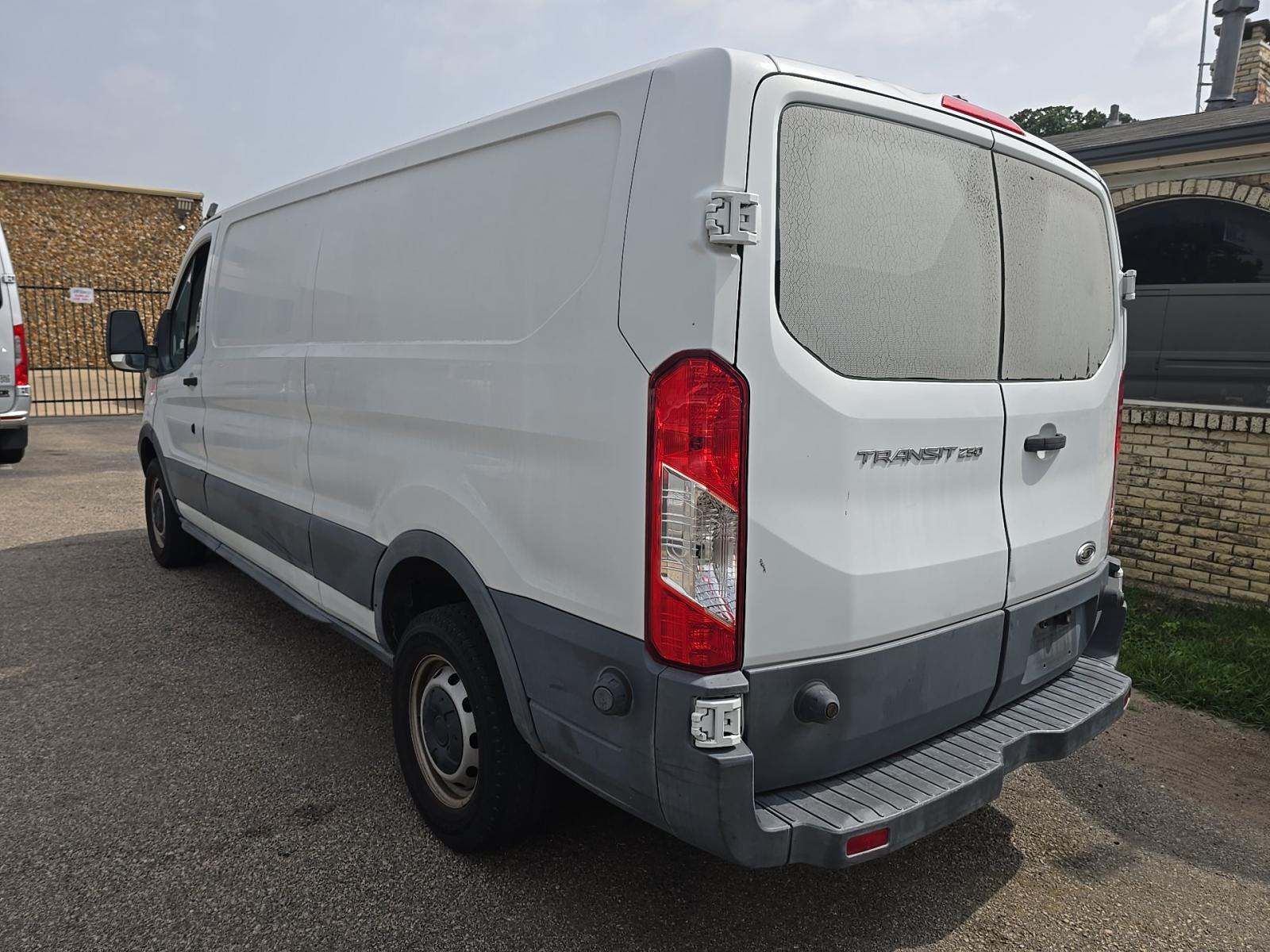 FORD TRANSIT 250 - 4