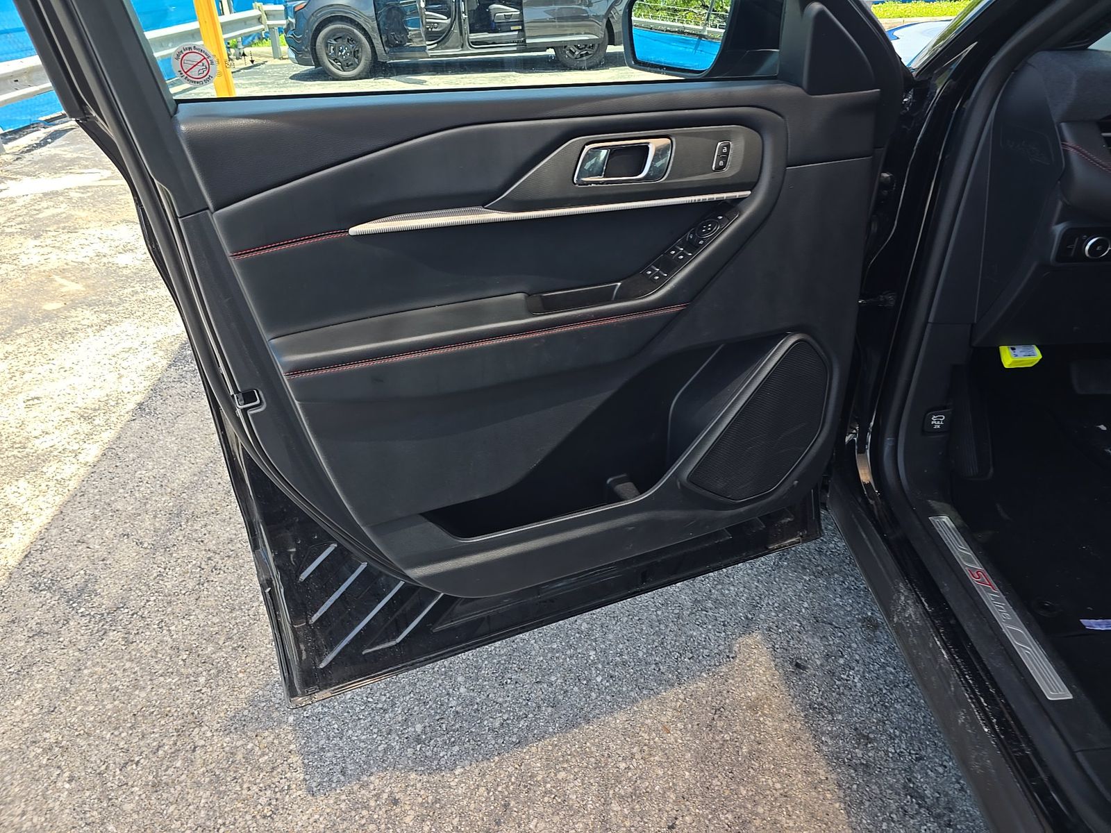 FORD EXPLORER - 10