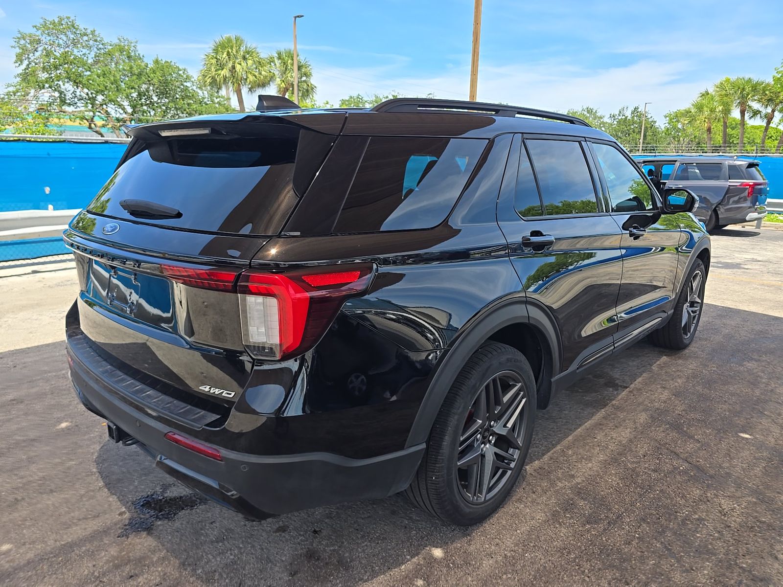 FORD EXPLORER - 5