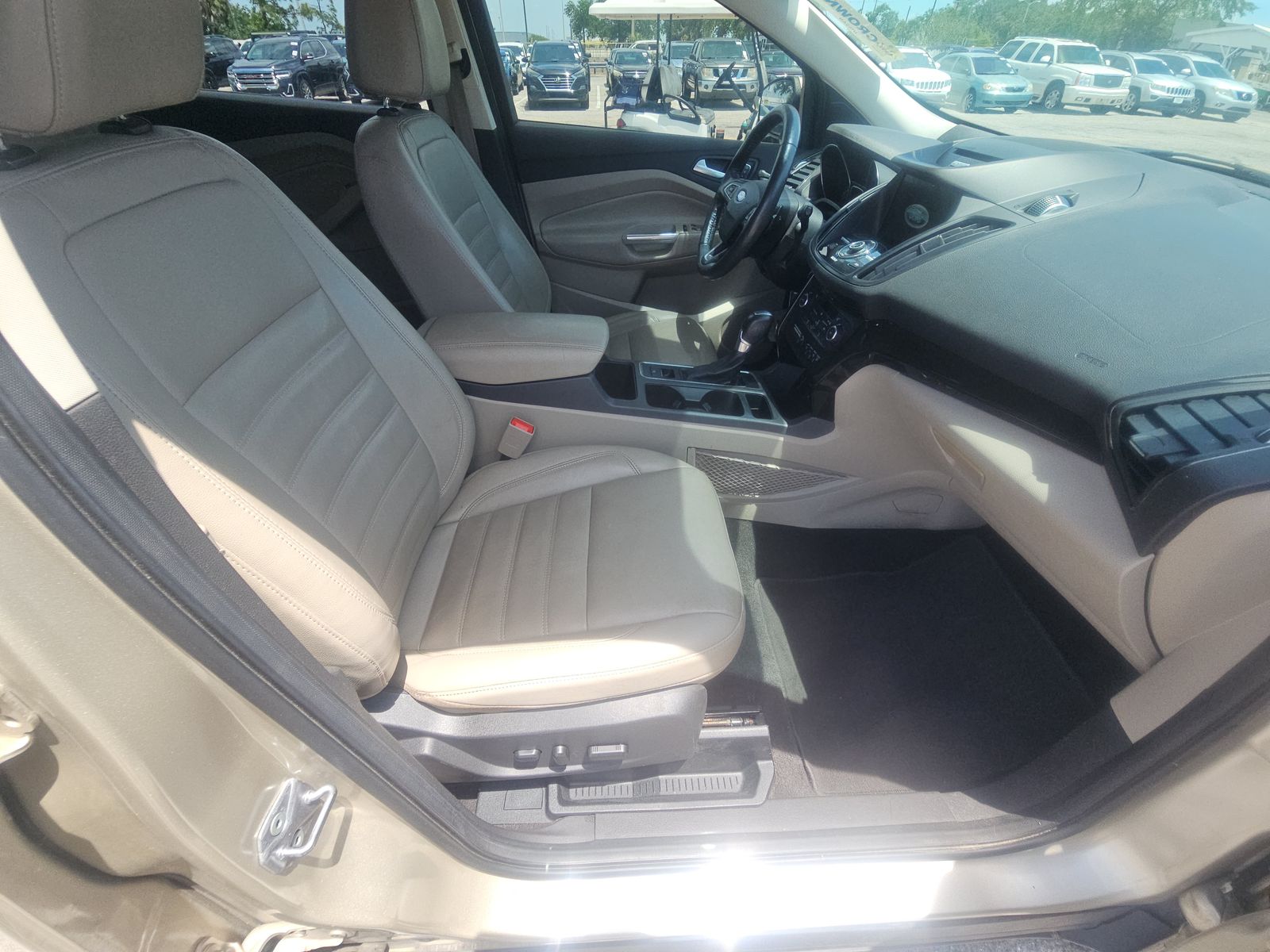 FORD ESCAPE - 9
