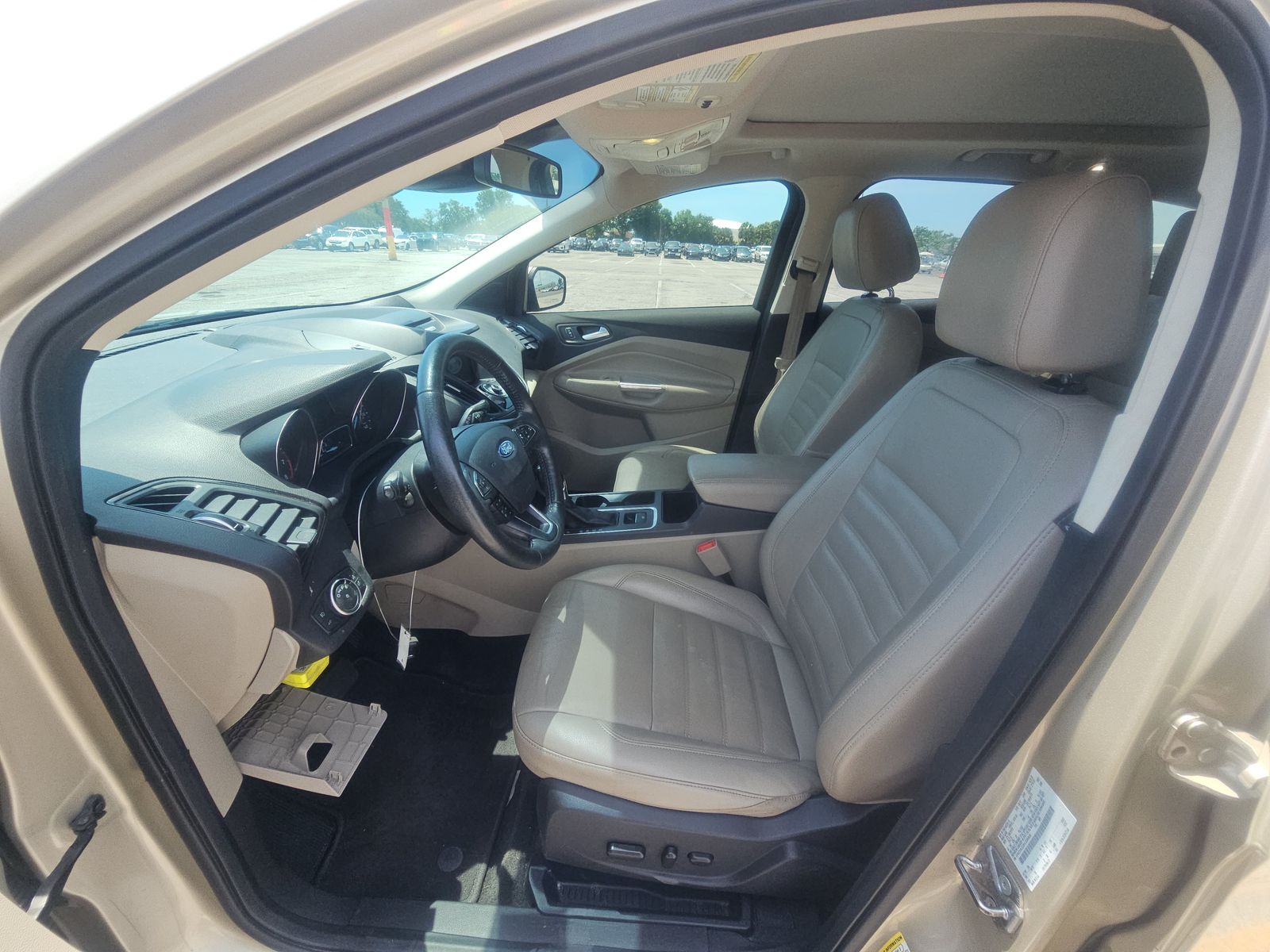 FORD ESCAPE - 8