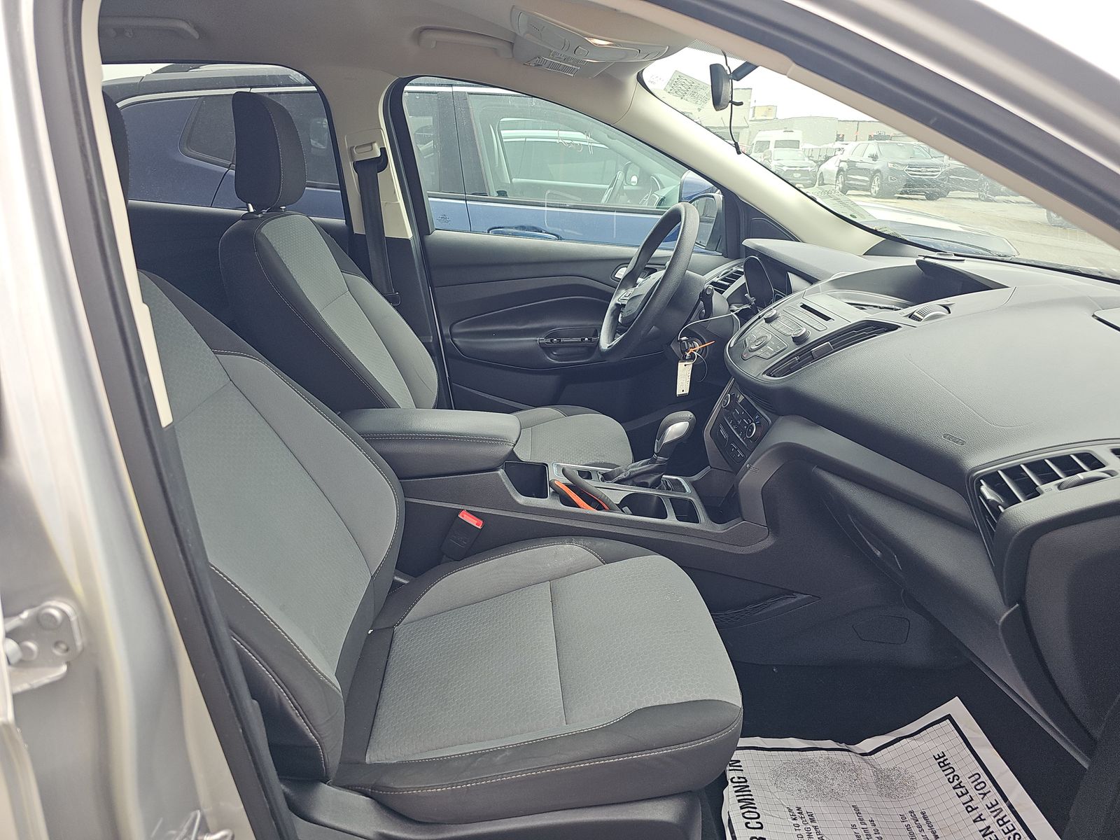FORD ESCAPE - 9