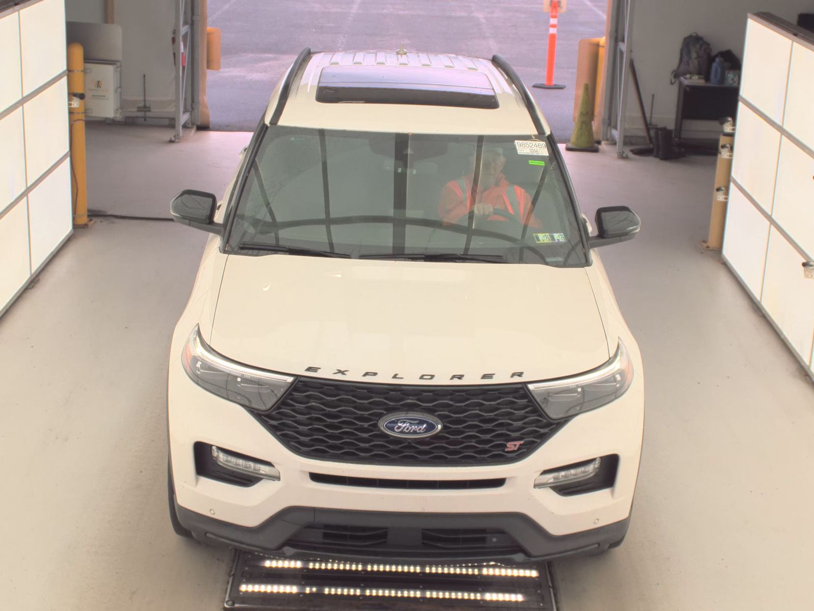 FORD EXPLORER - 3
