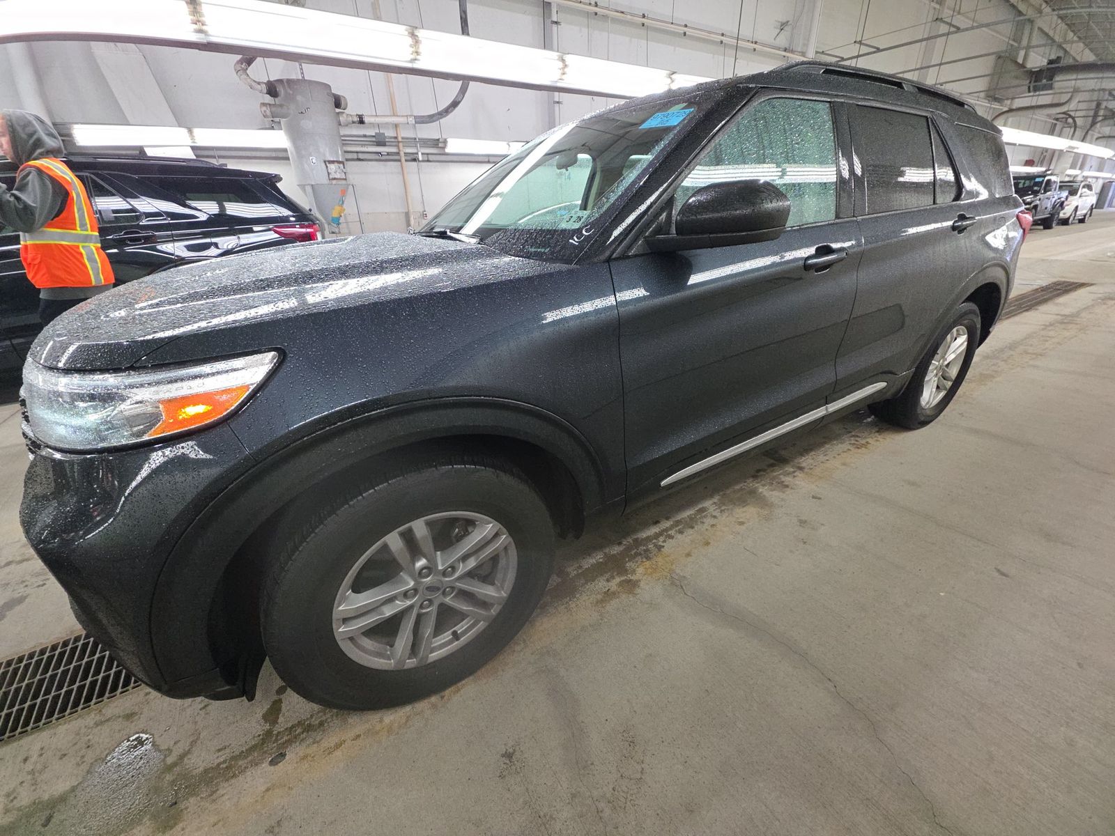 FORD EXPLORER - 1