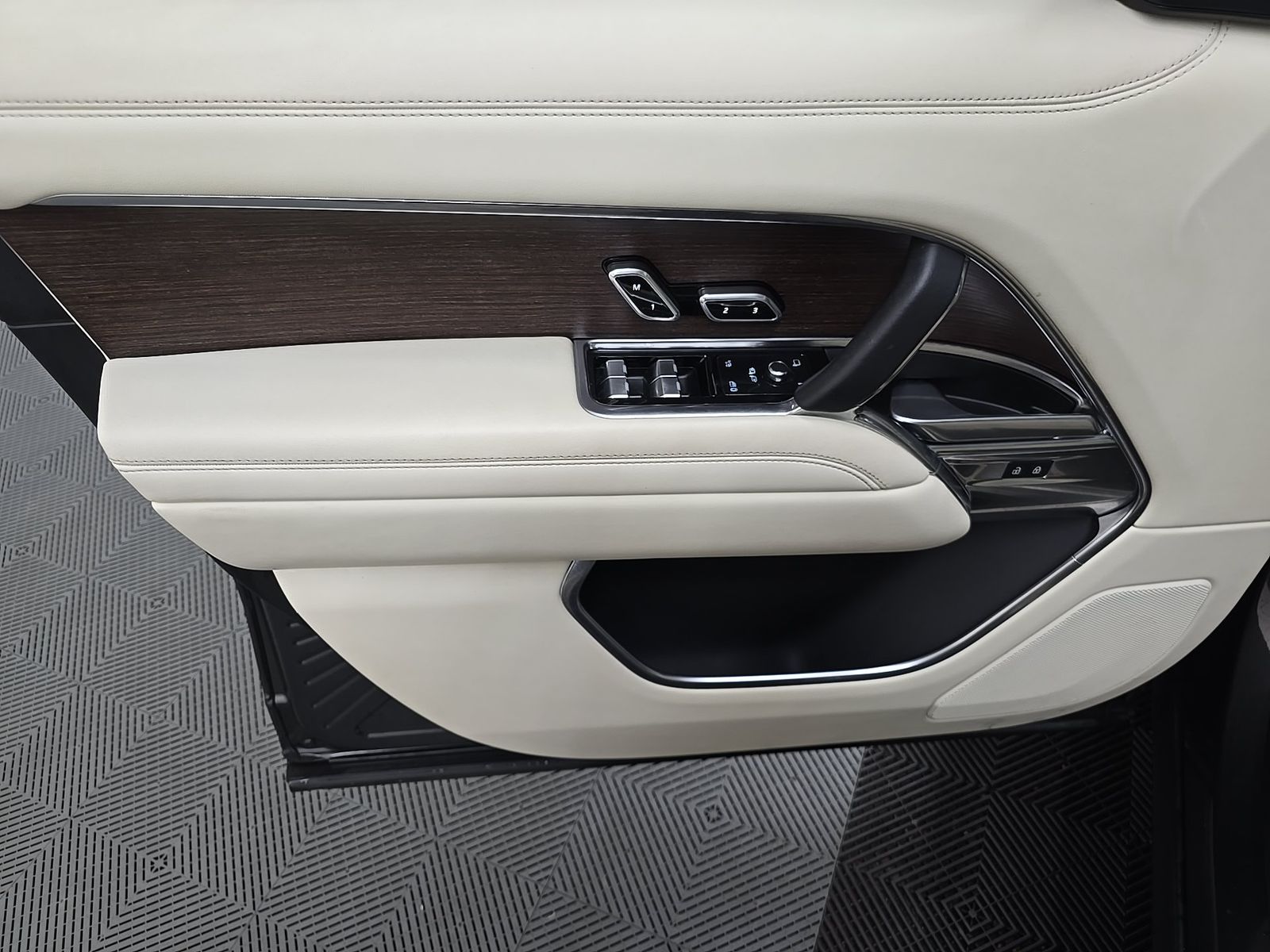 LAND ROVER RANGE ROVER - 10