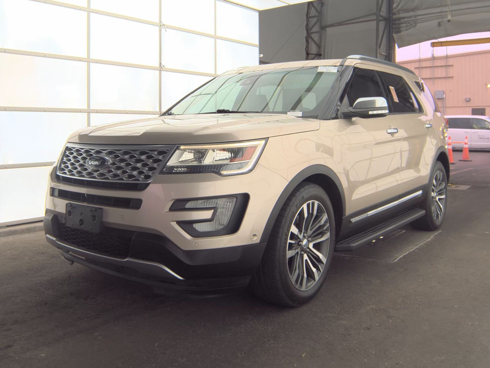 FORD EXPLORER - 1