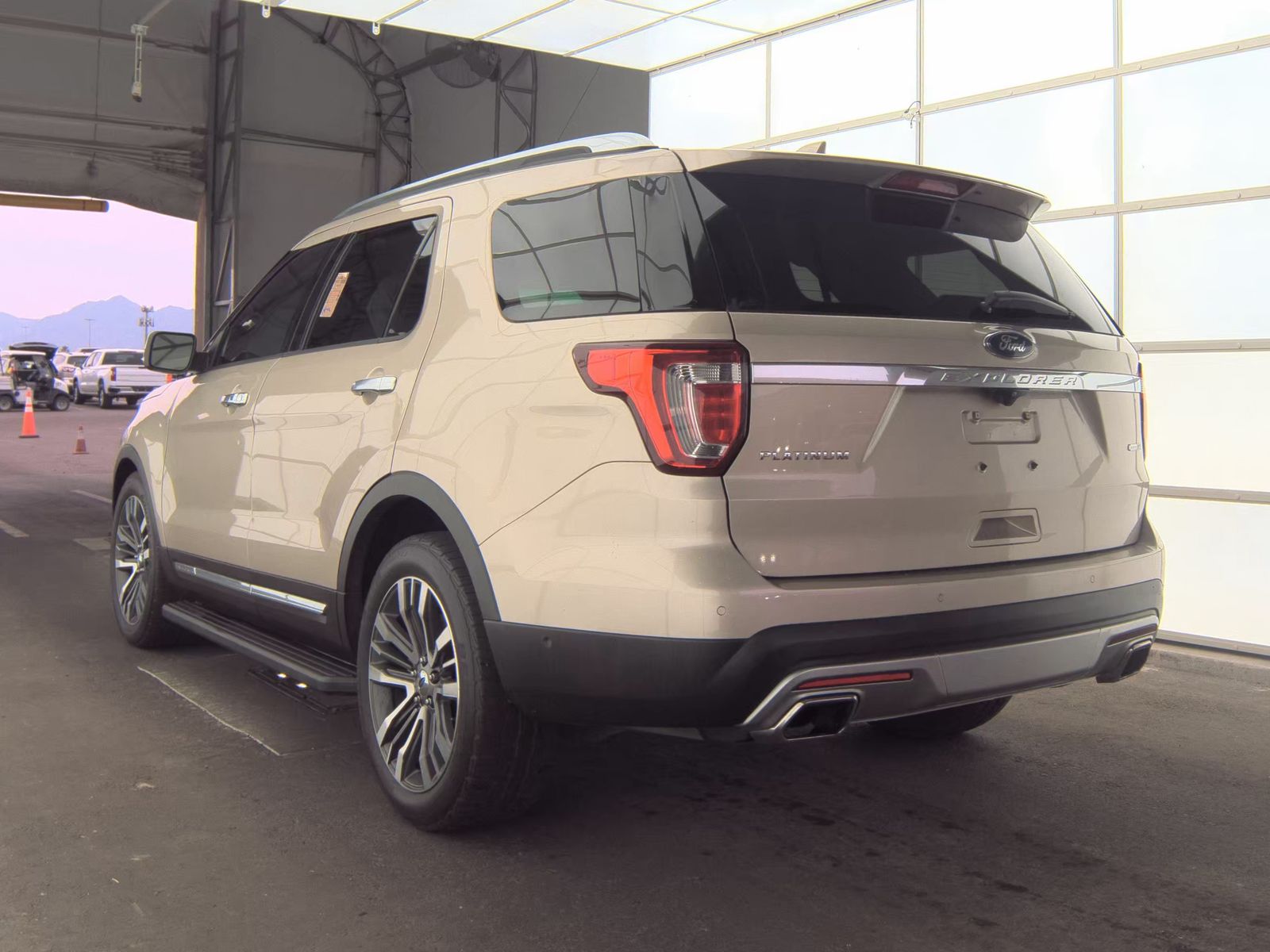 FORD EXPLORER - 7