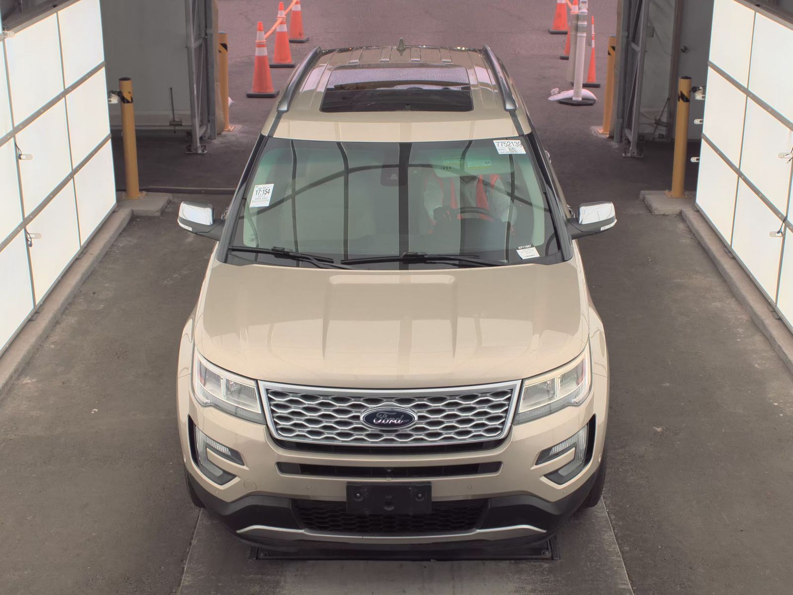 FORD EXPLORER - 3