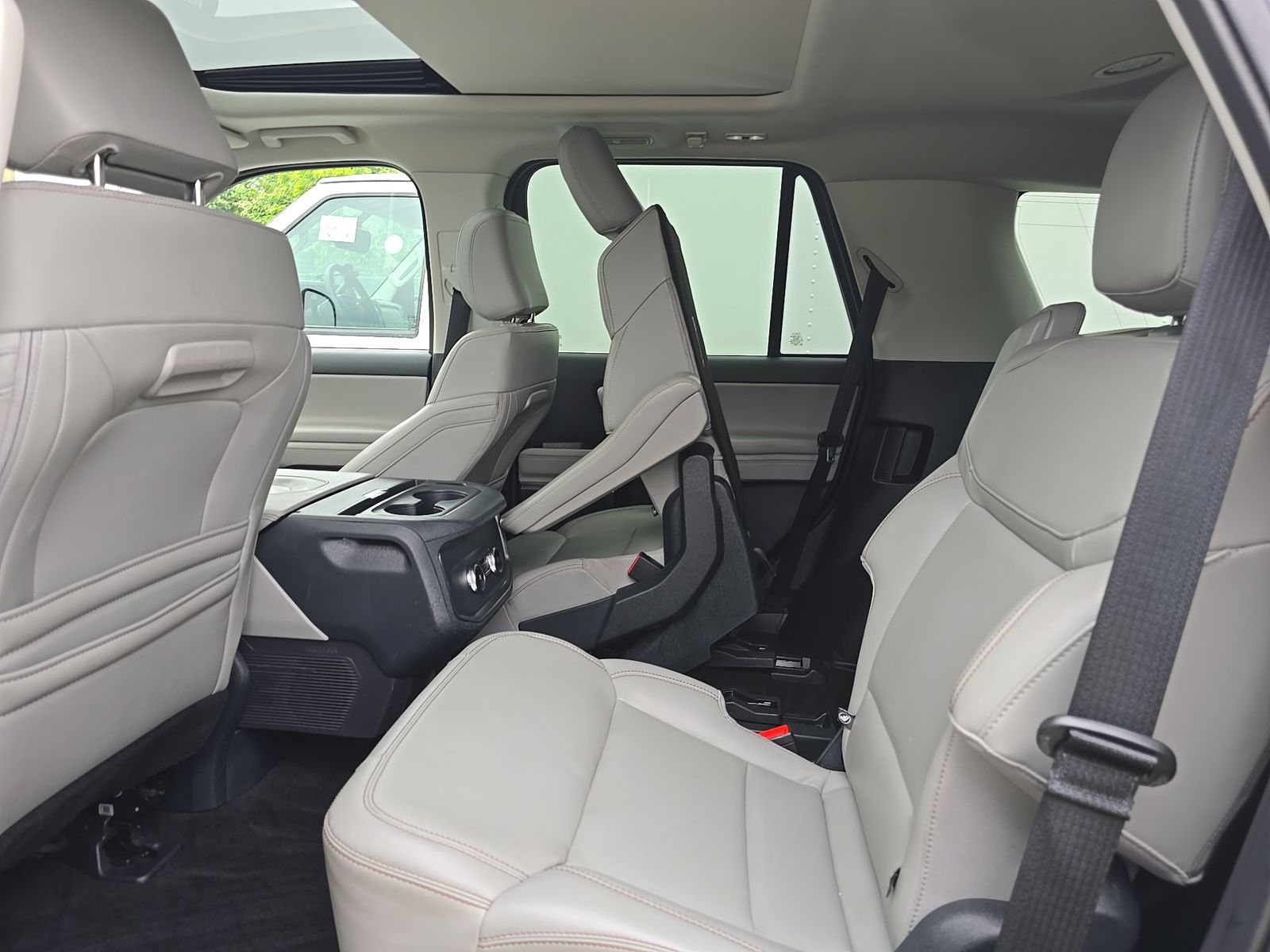 FORD EXPEDITION - 8