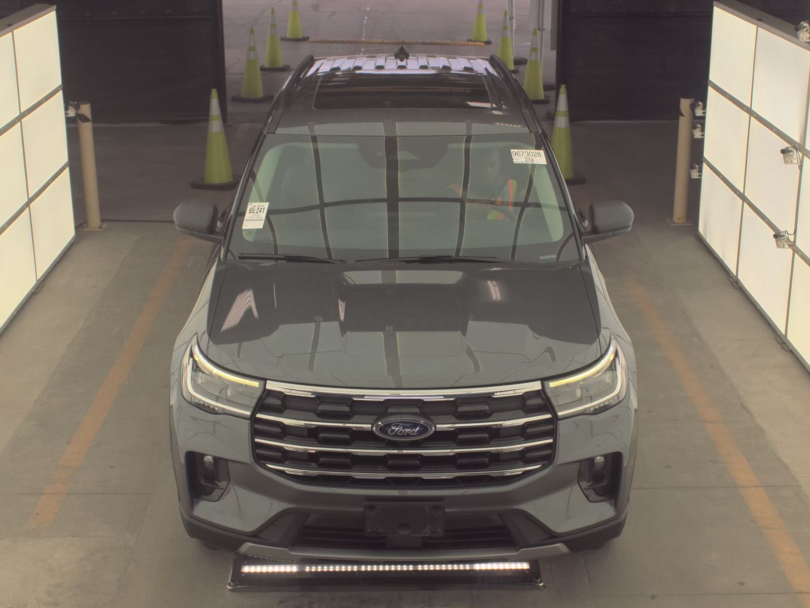 FORD EXPLORER - 3