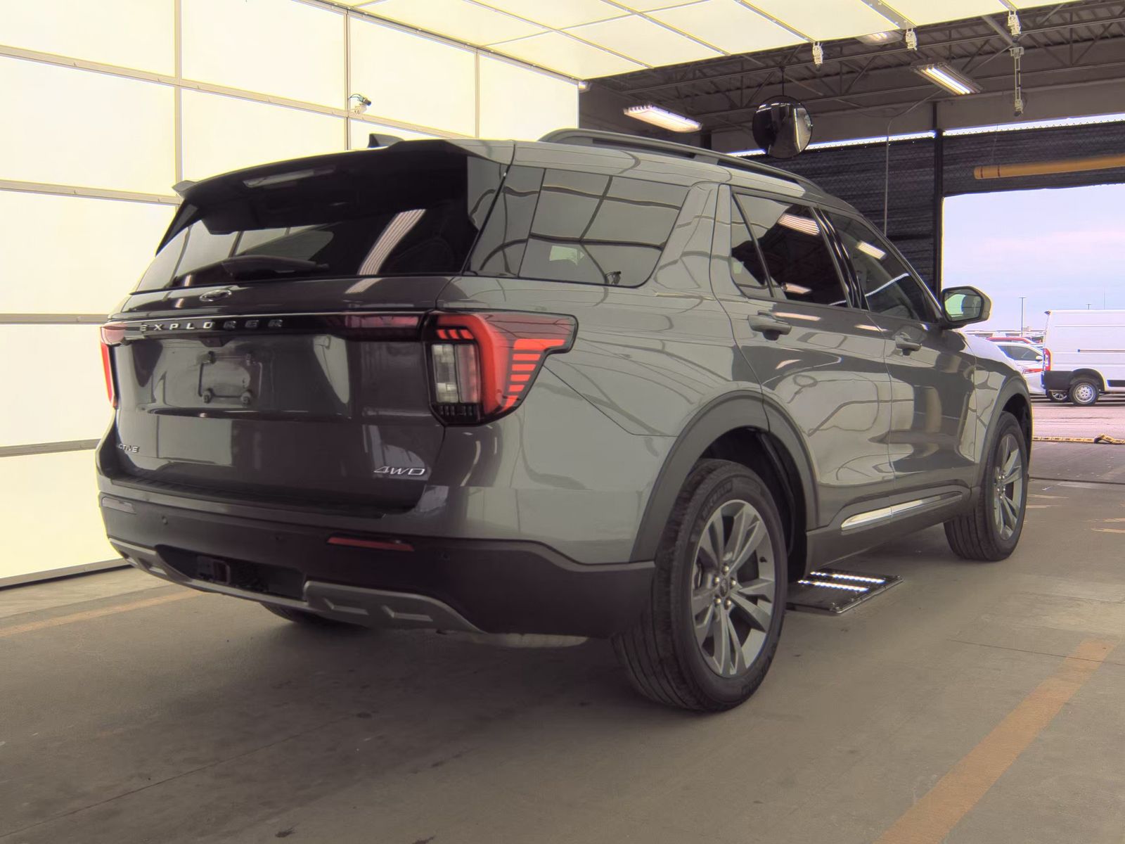FORD EXPLORER - 6
