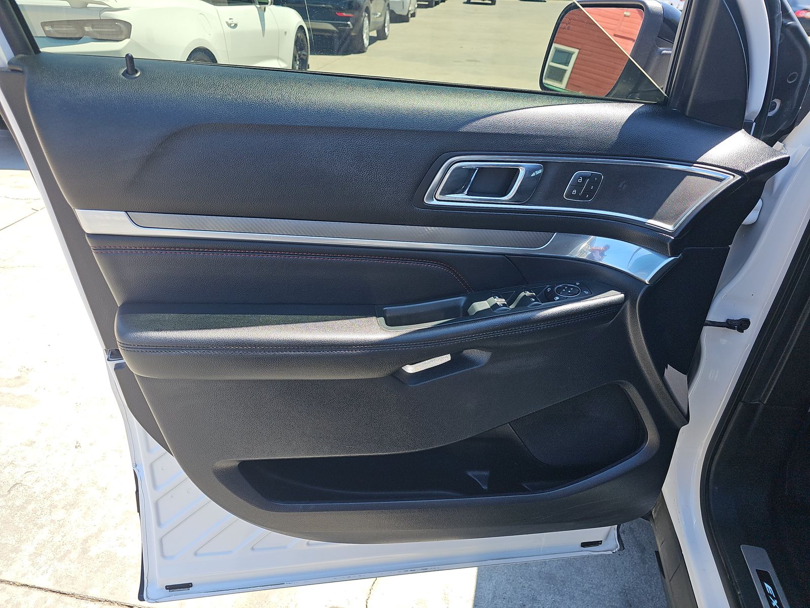FORD EXPLORER - 10