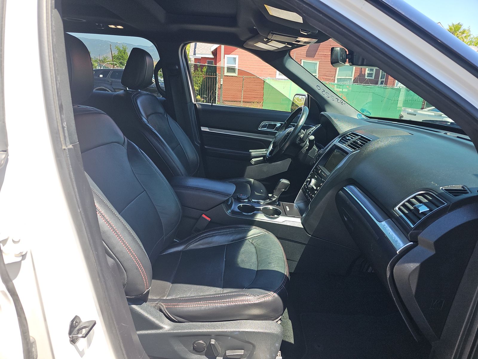 FORD EXPLORER - 9