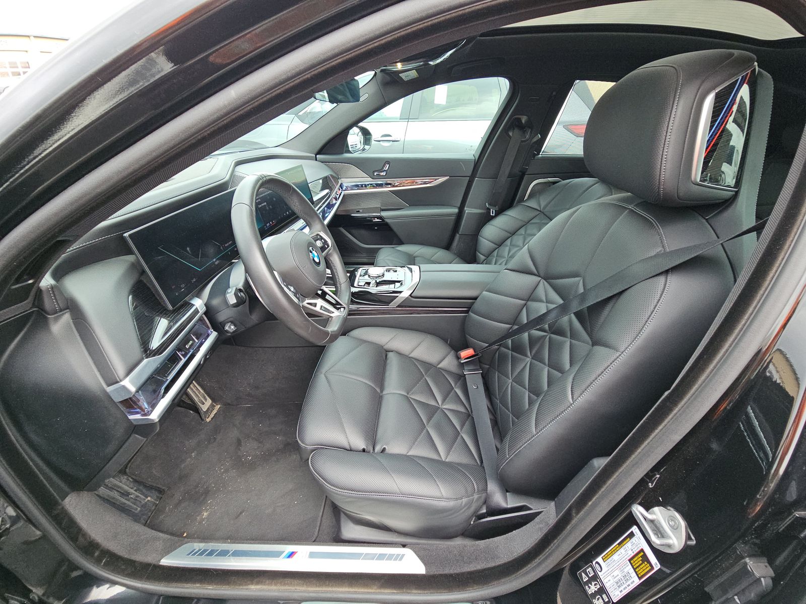 2025 BMW 7 Series 740i xDrive AWD