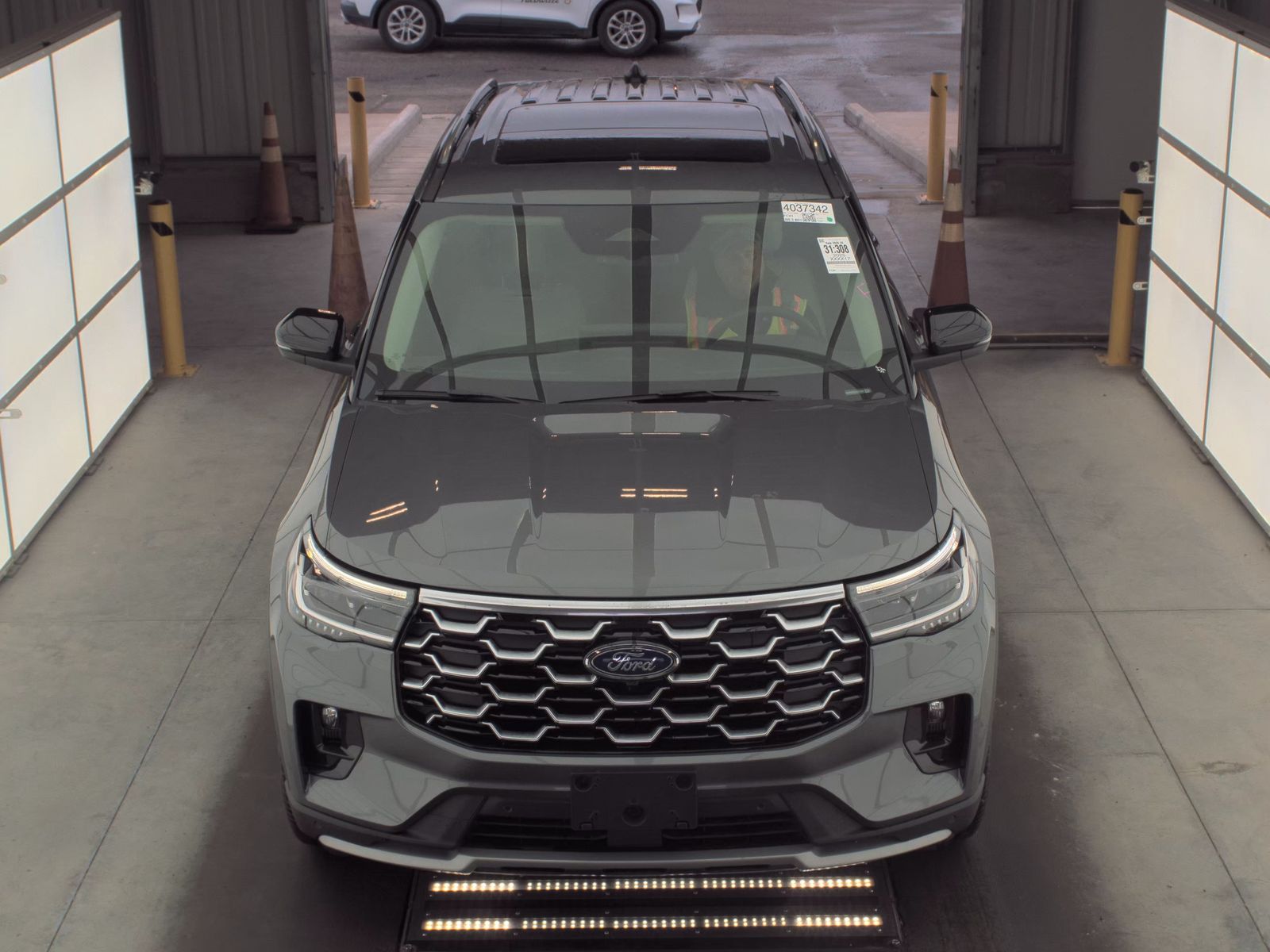 FORD EXPLORER - 3