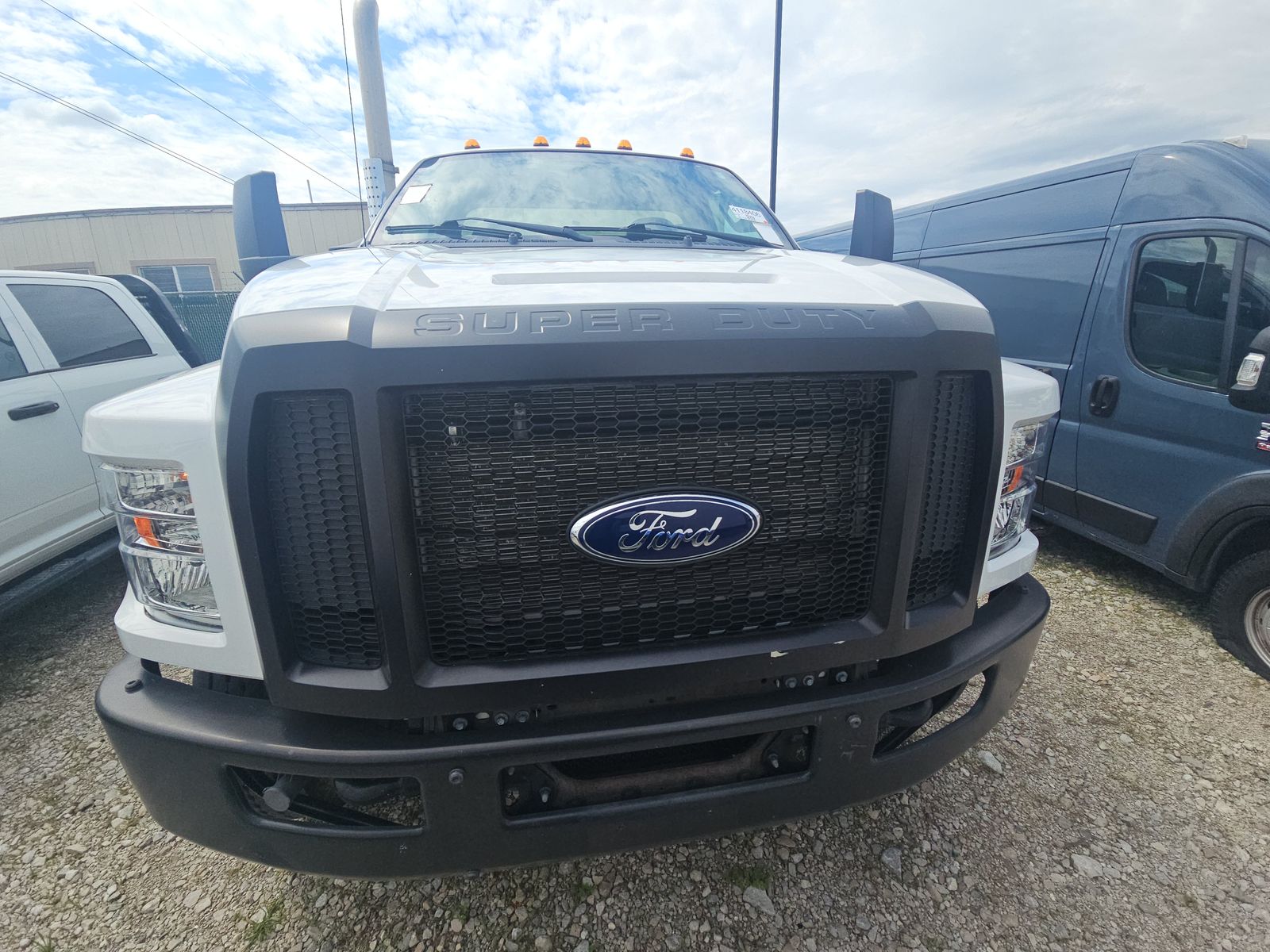 FORD F-750 - 3
