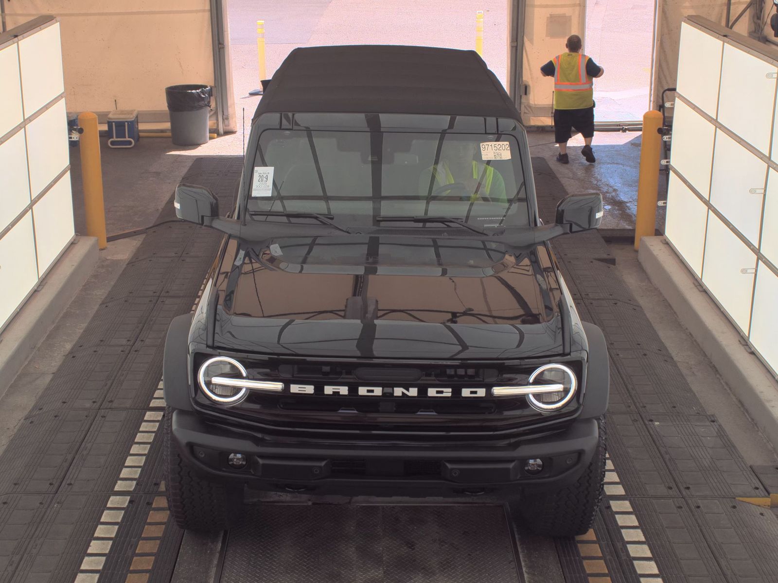 FORD BRONCO - 3