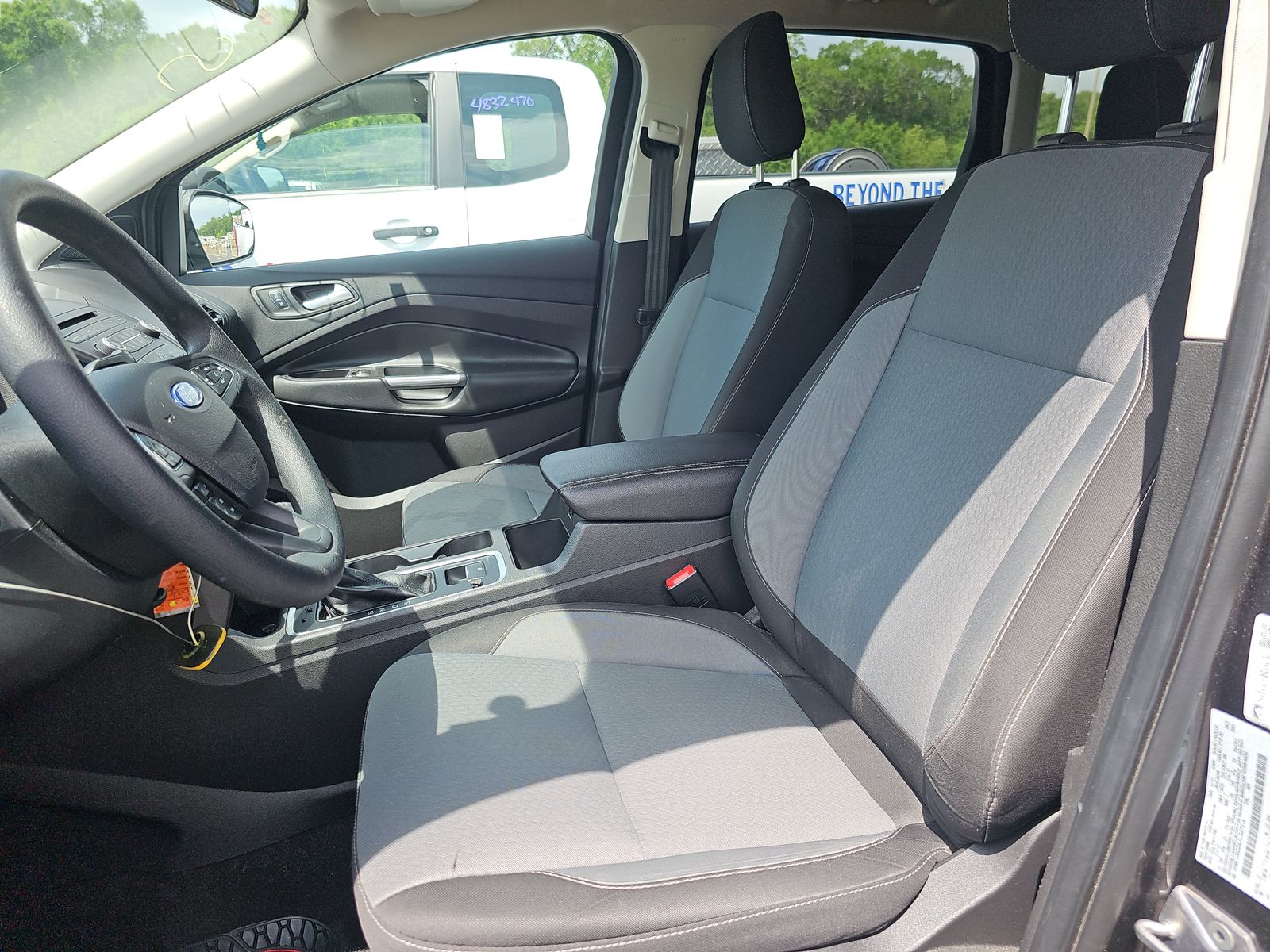 FORD ESCAPE - 8