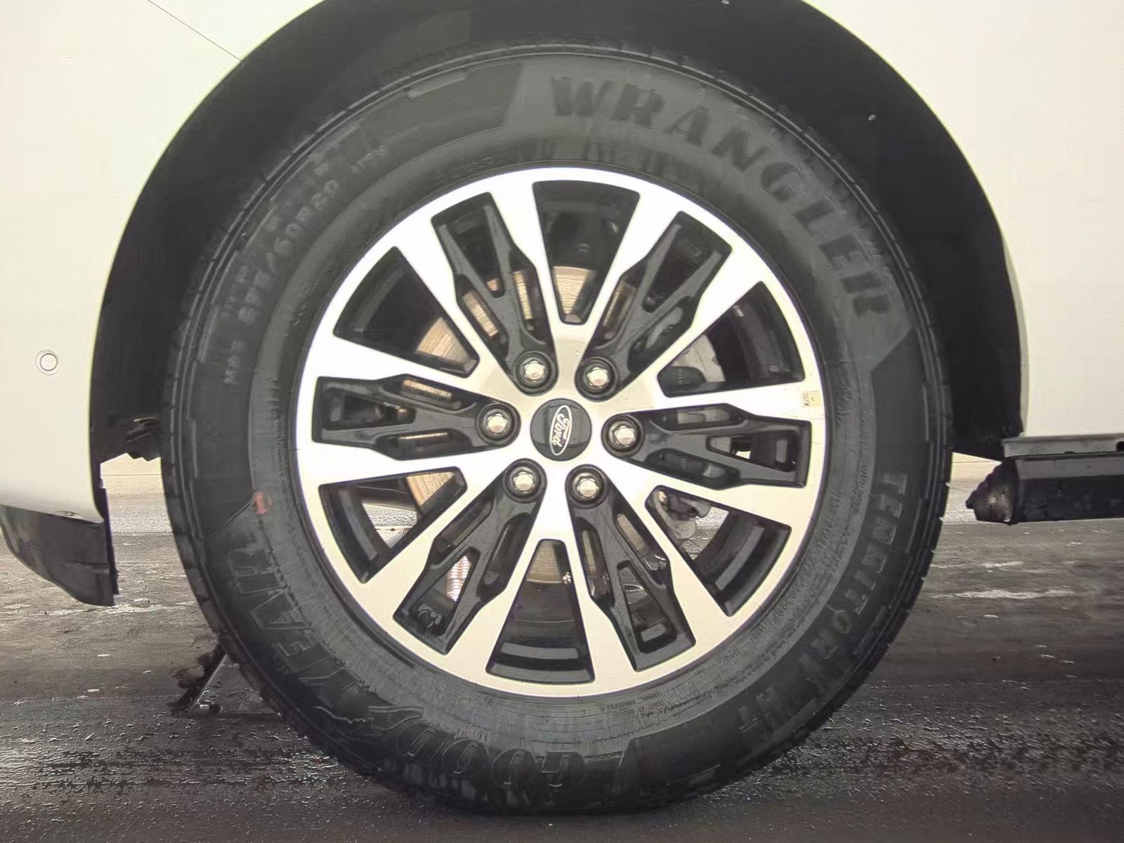 FORD EXPEDITION - 10