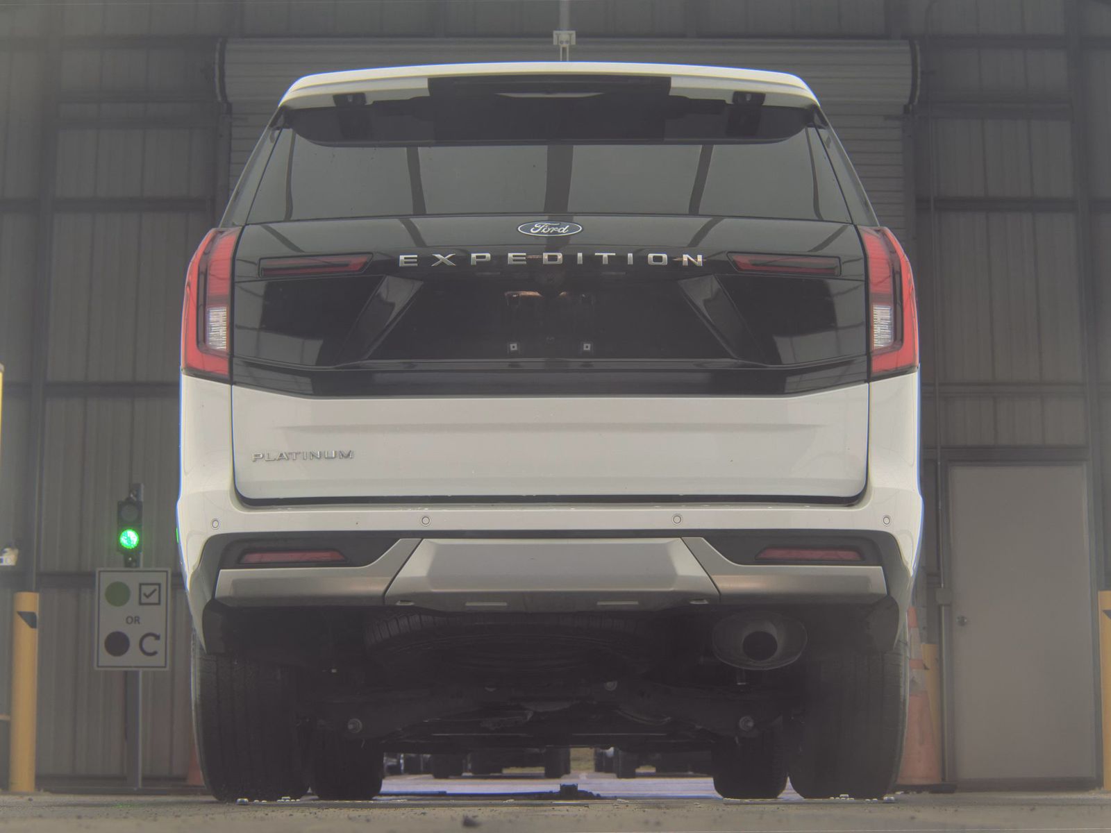 FORD EXPEDITION - 8