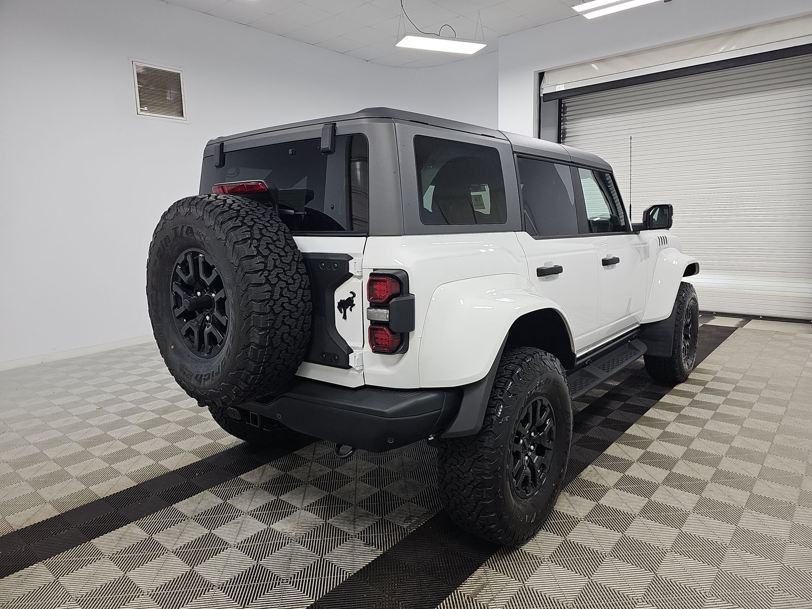FORD BRONCO - 5