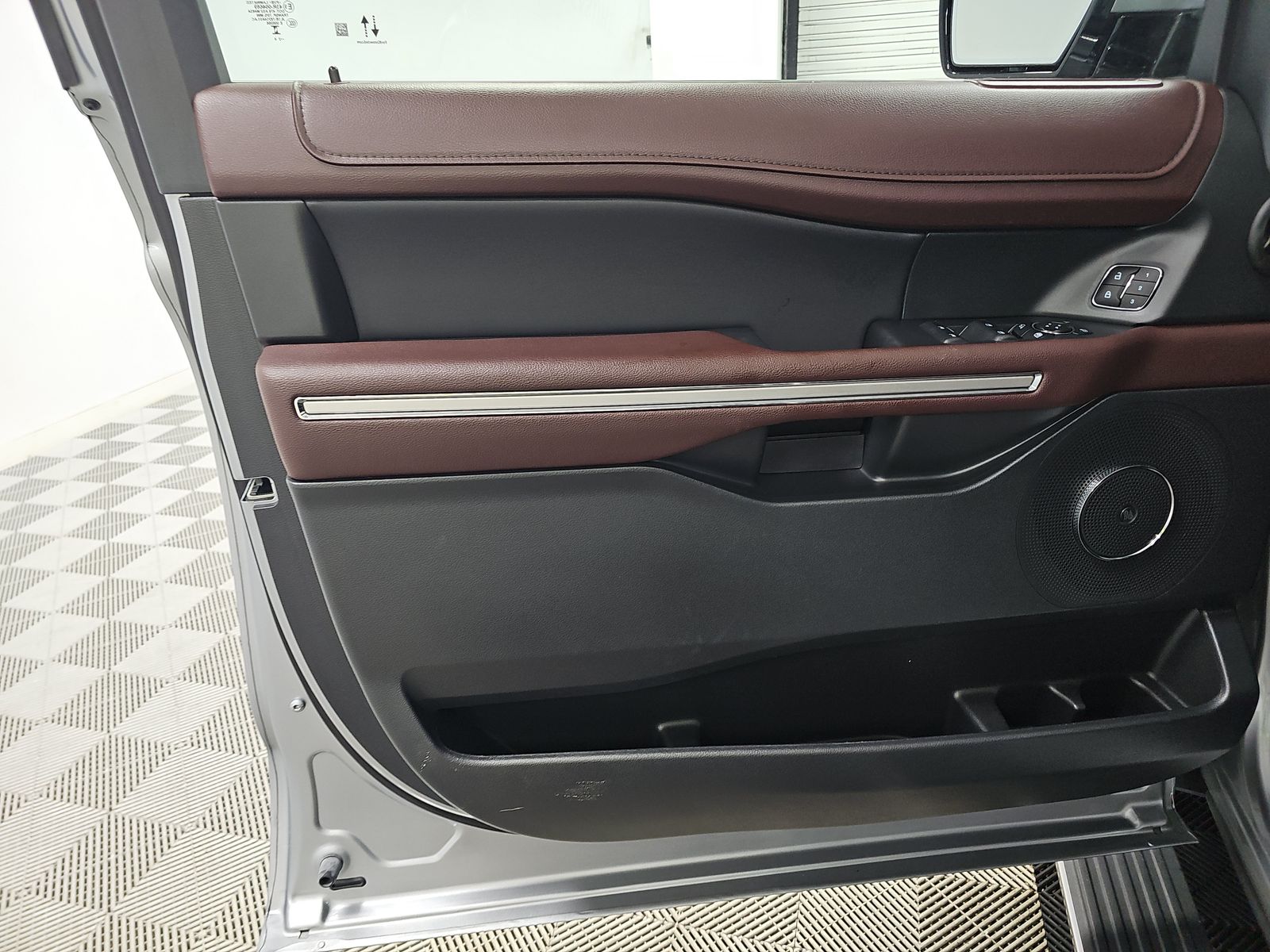 FORD EXPEDITION - 10