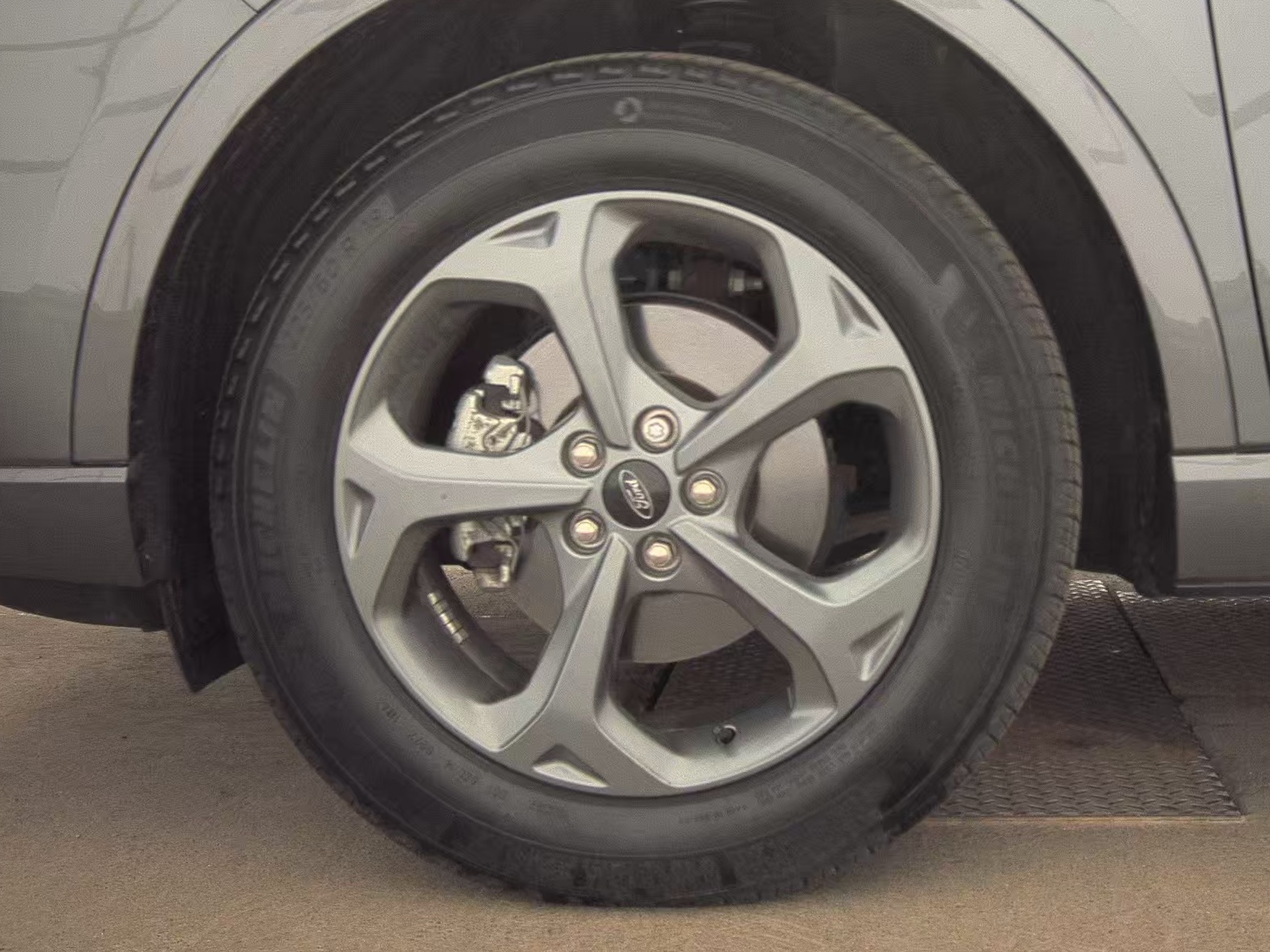 FORD ESCAPE - 10