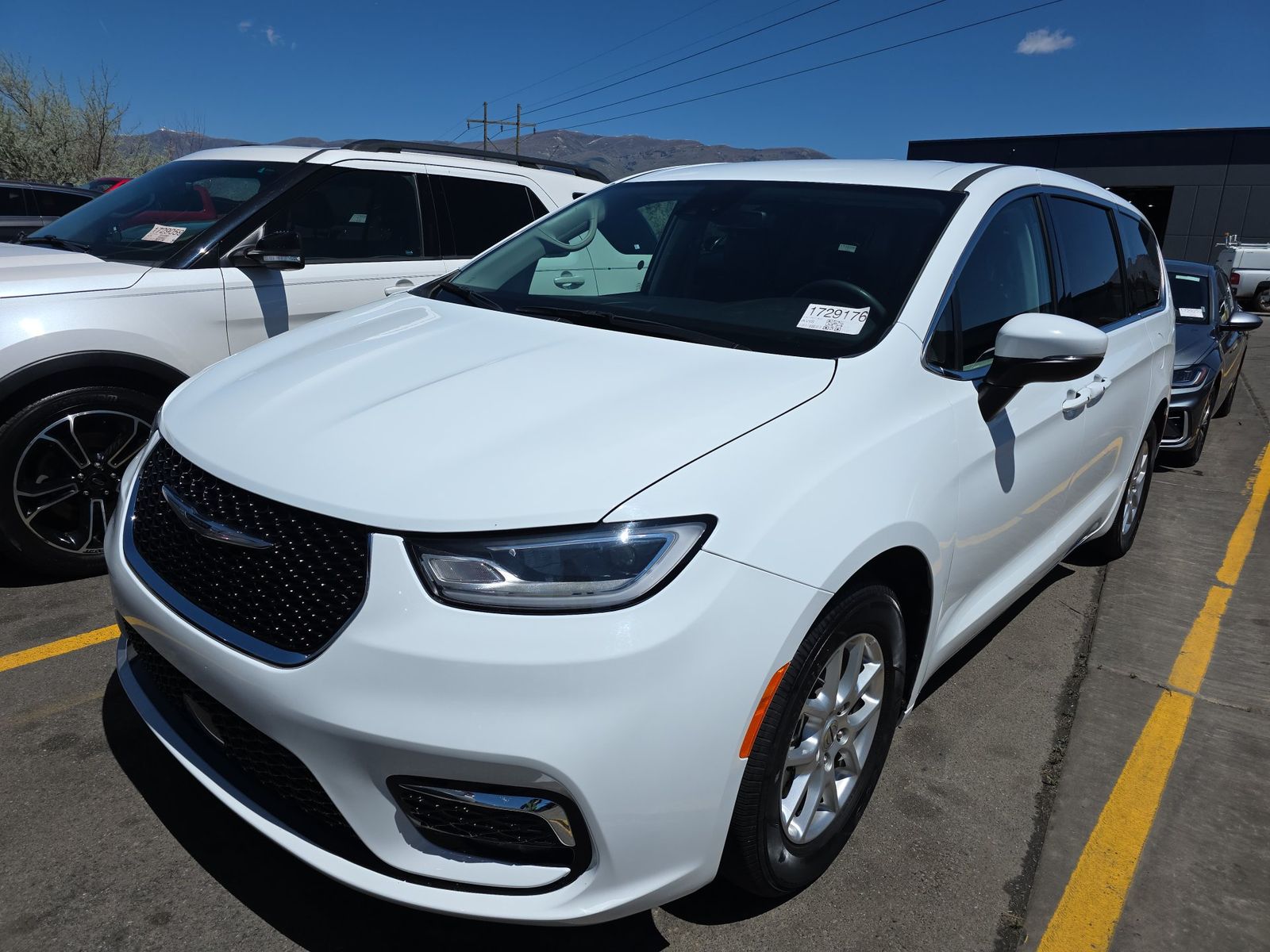2023 Chrysler Pacifica Touring L FWD
