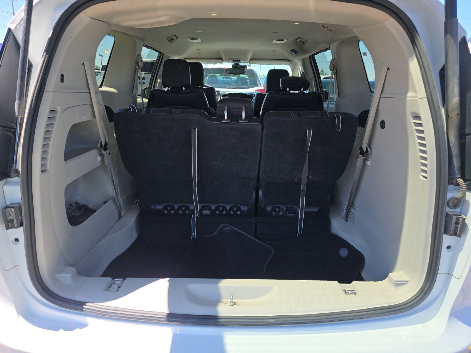 2023 Chrysler Pacifica Touring L FWD