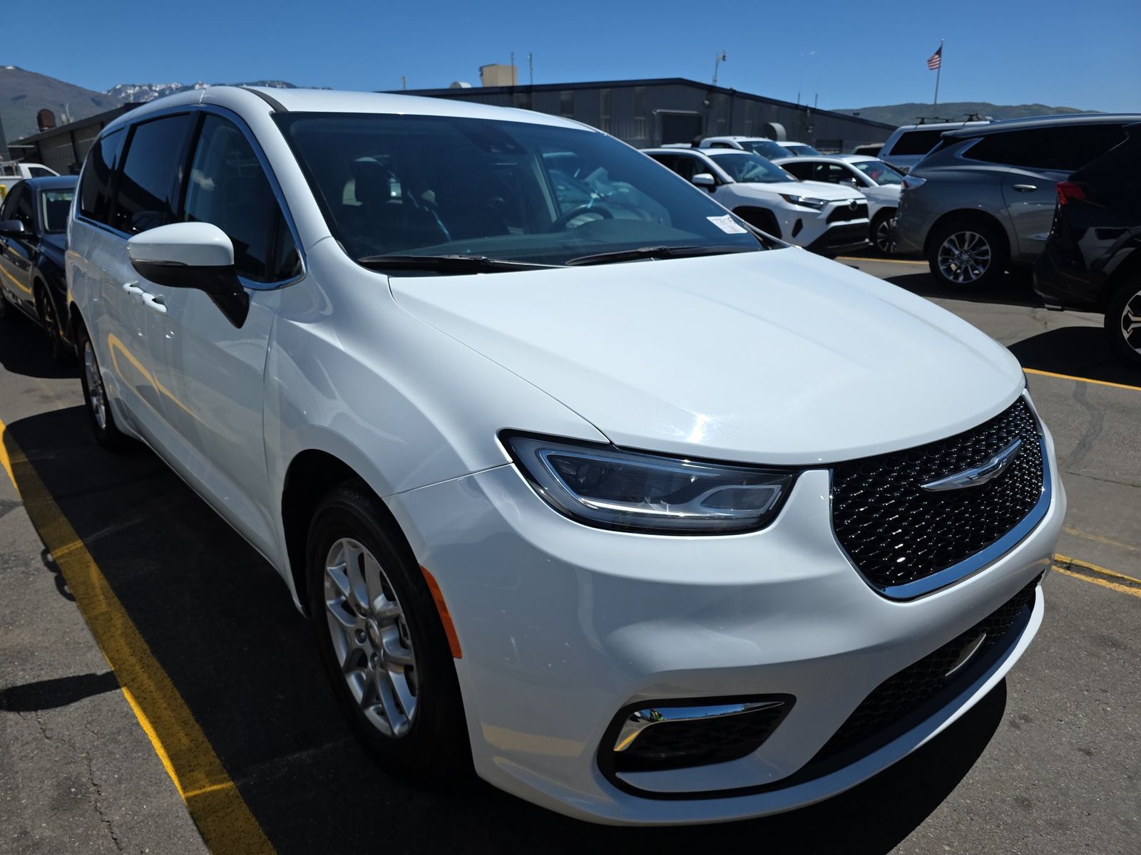 2023 Chrysler Pacifica Touring L FWD