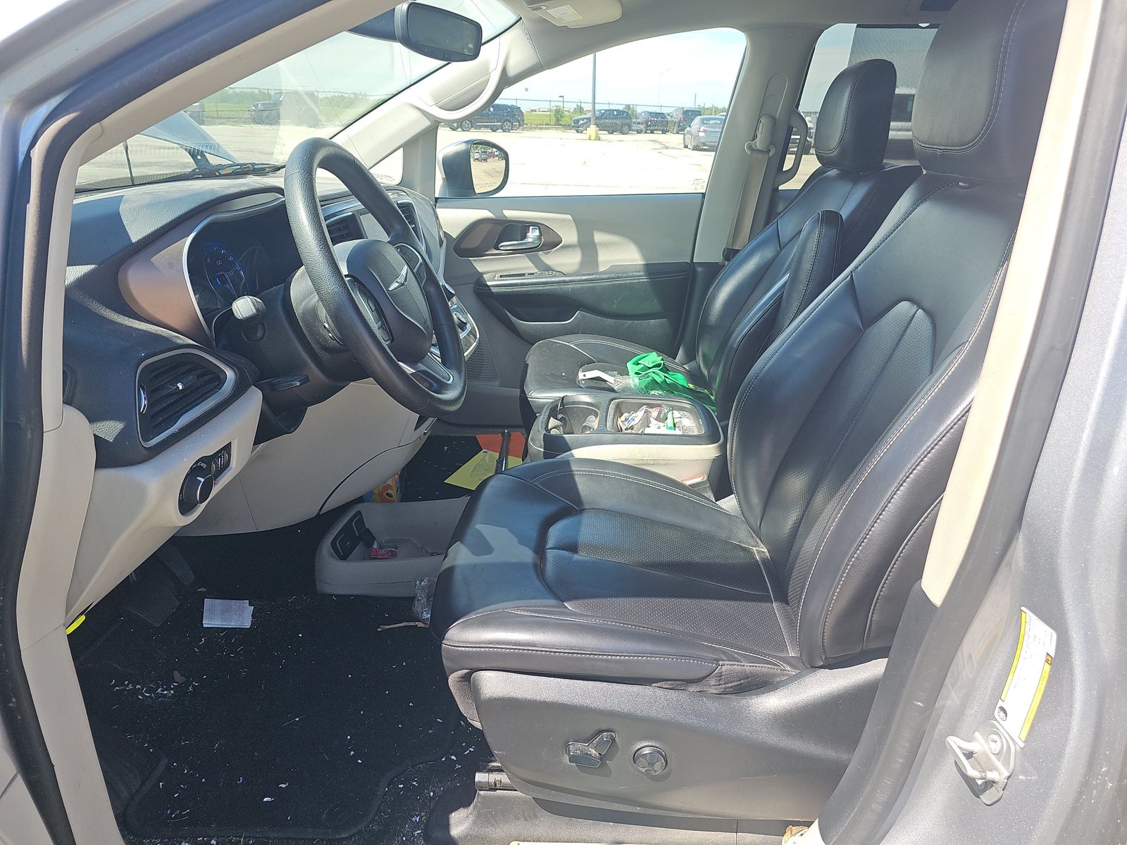 CHRYSLER VOYAGER - 8