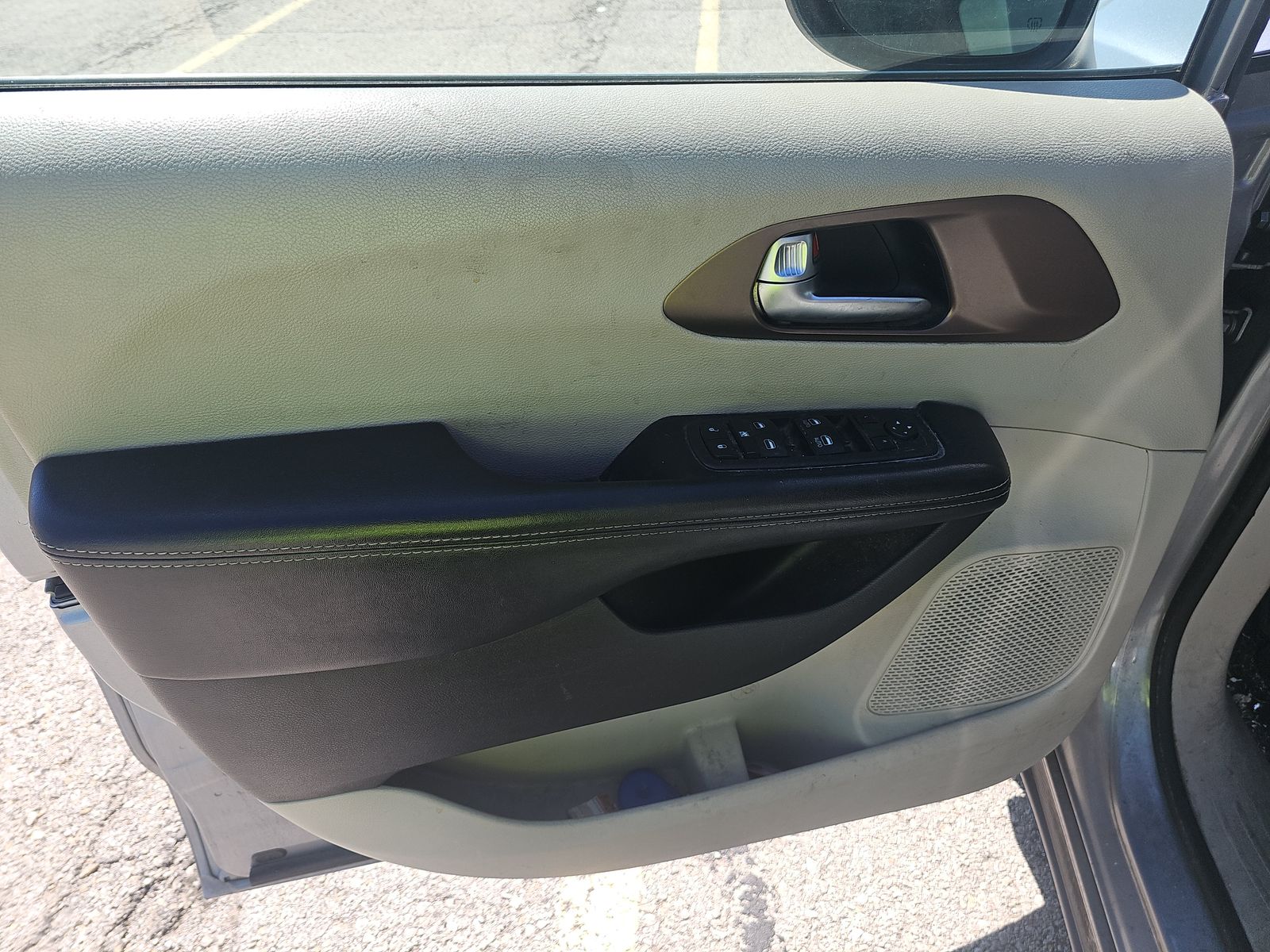CHRYSLER VOYAGER - 10