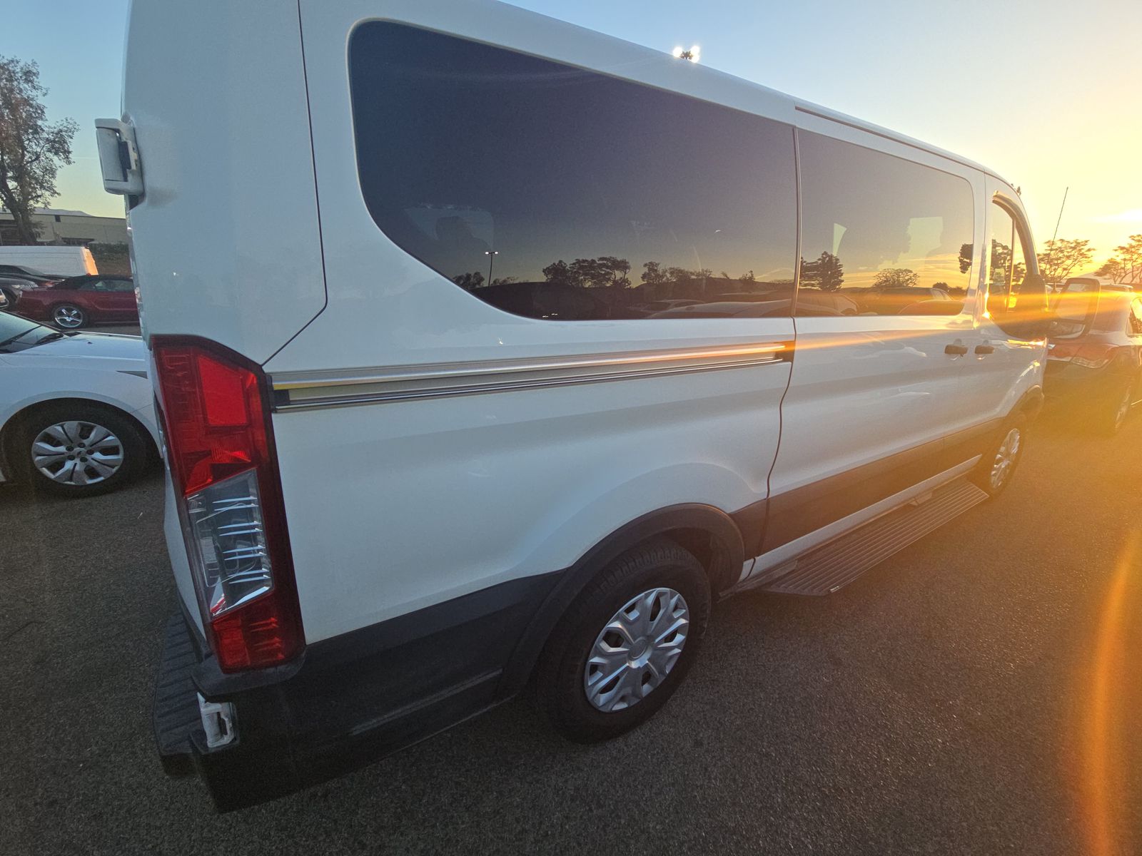 FORD TRANSIT 150 - 5
