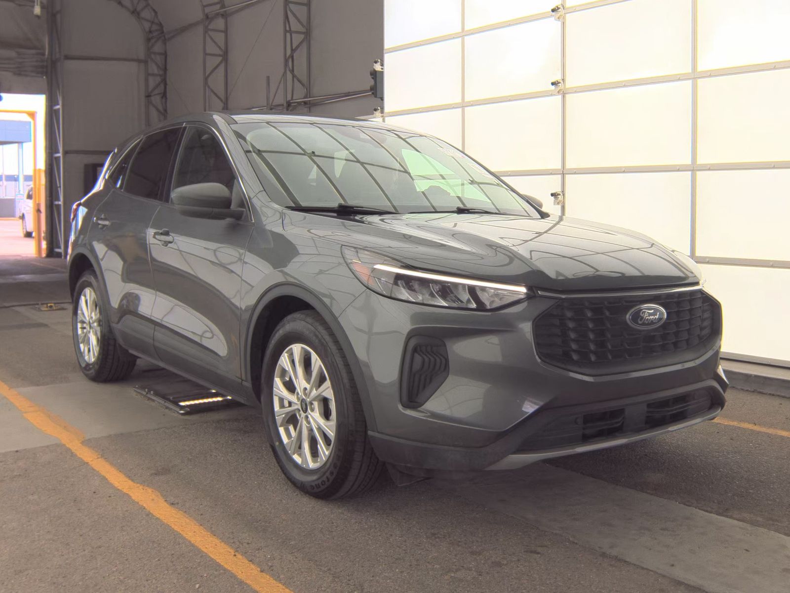 FORD ESCAPE - 4