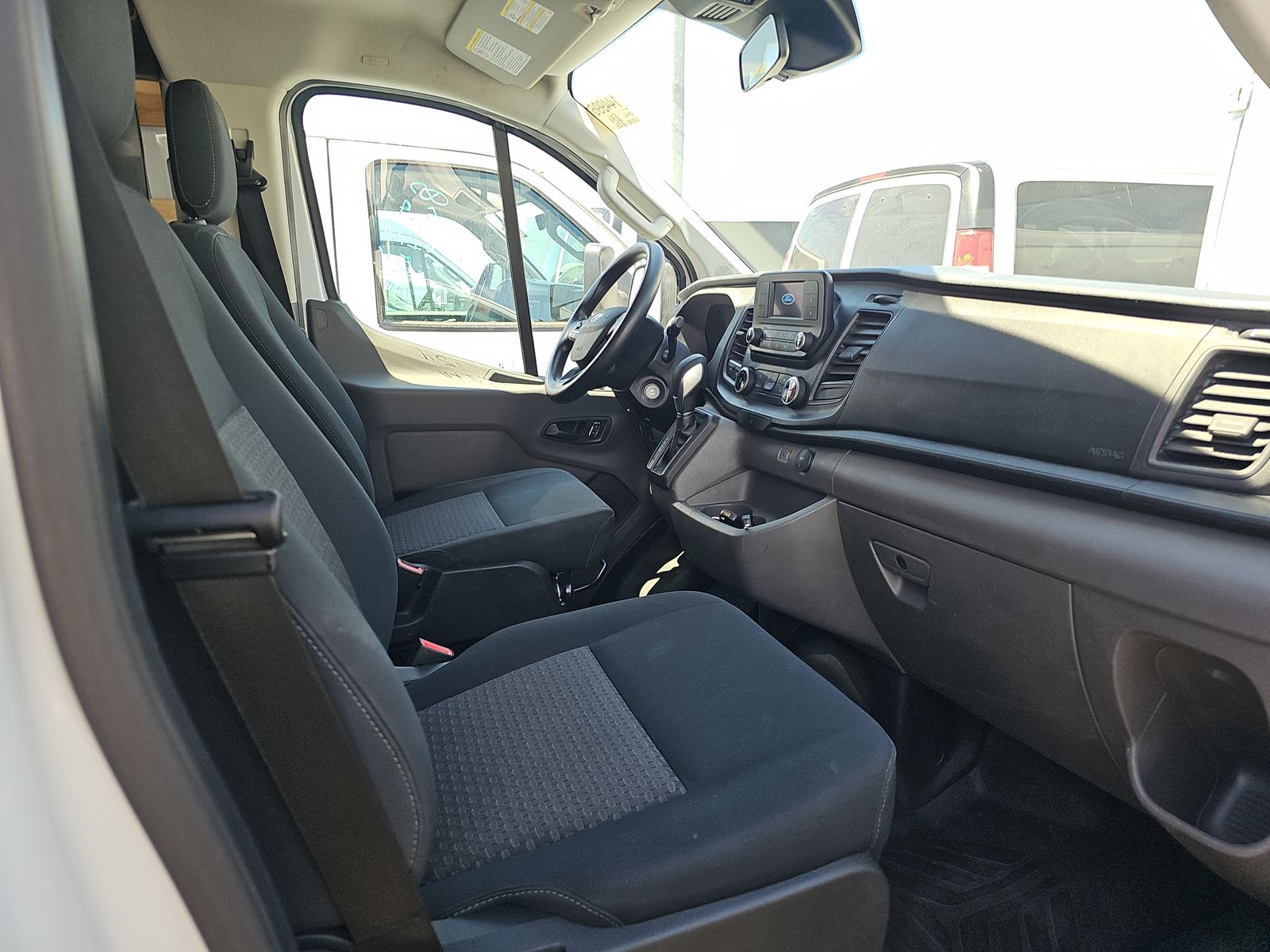 FORD TRANSIT 250 - 9