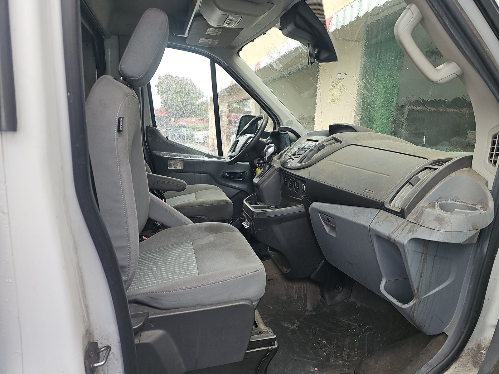 FORD TRANSIT 350 - 9