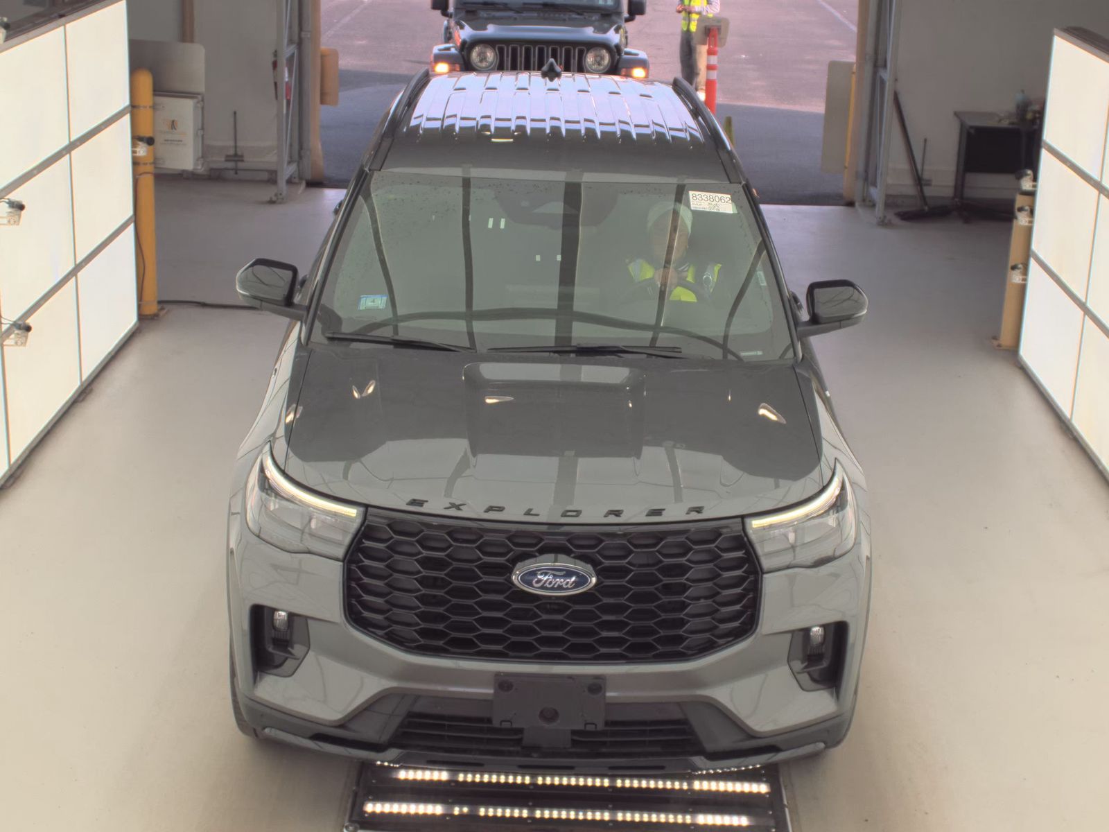 FORD EXPLORER - 3
