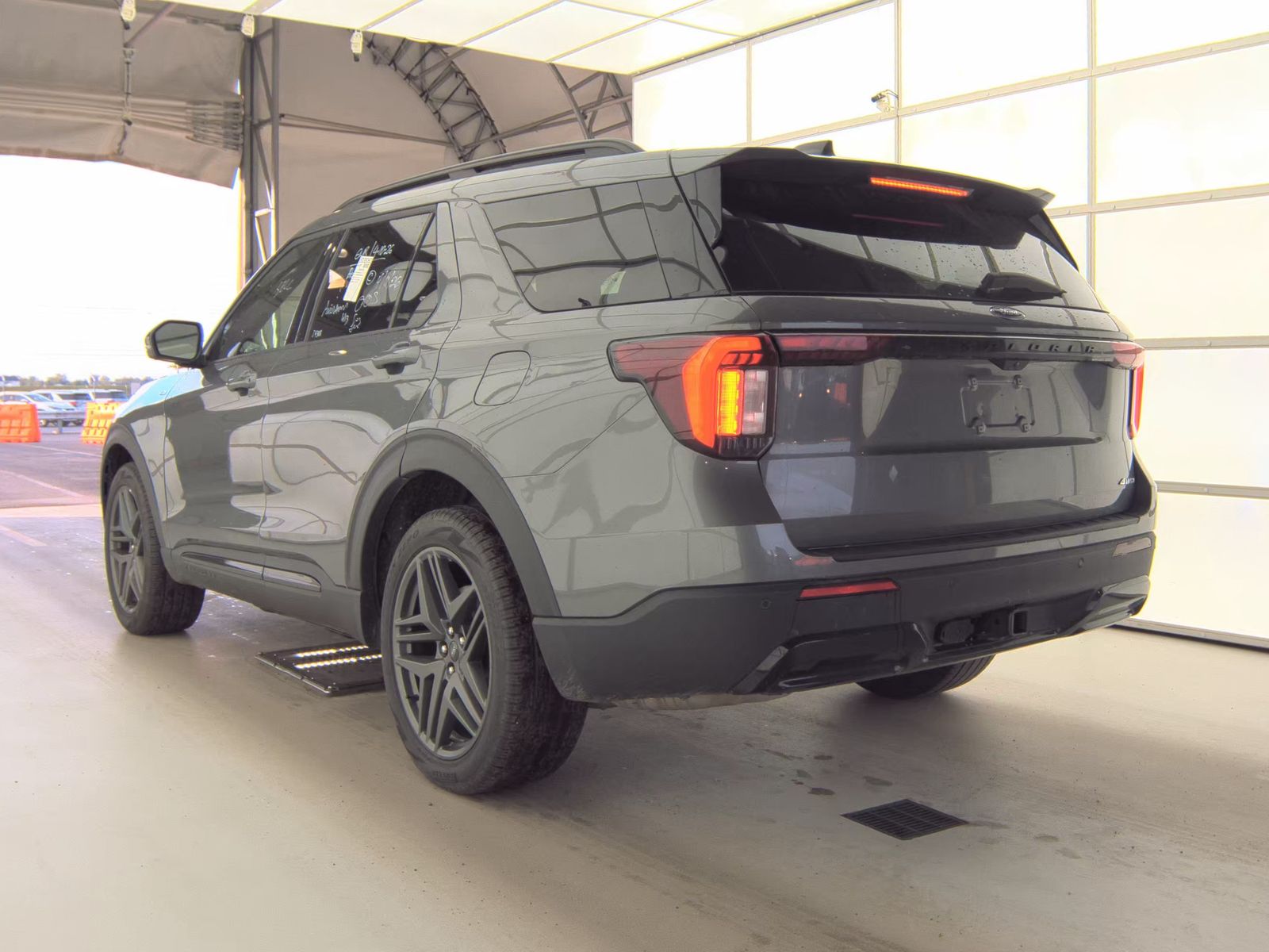 FORD EXPLORER - 7