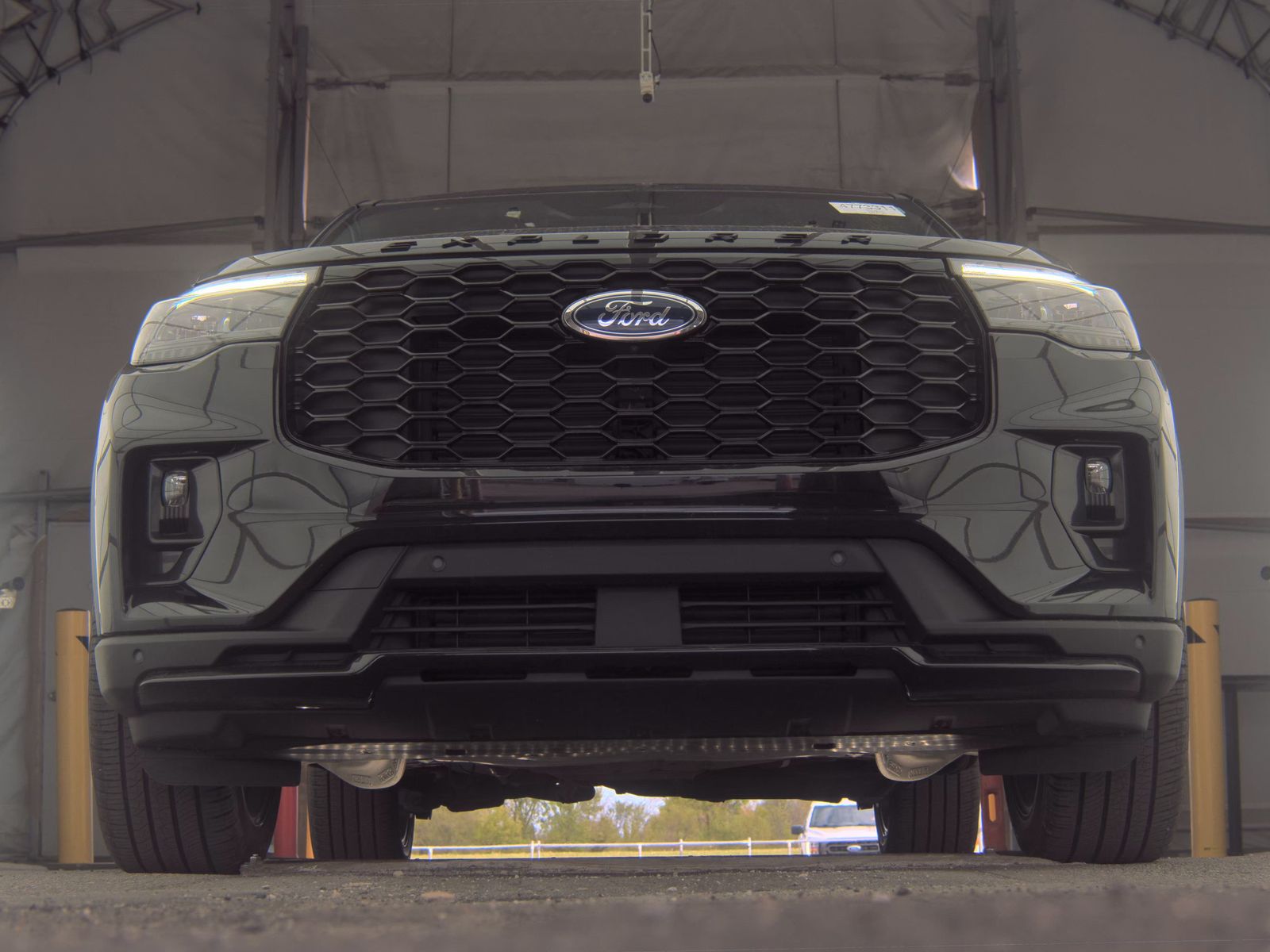 FORD EXPLORER - 4