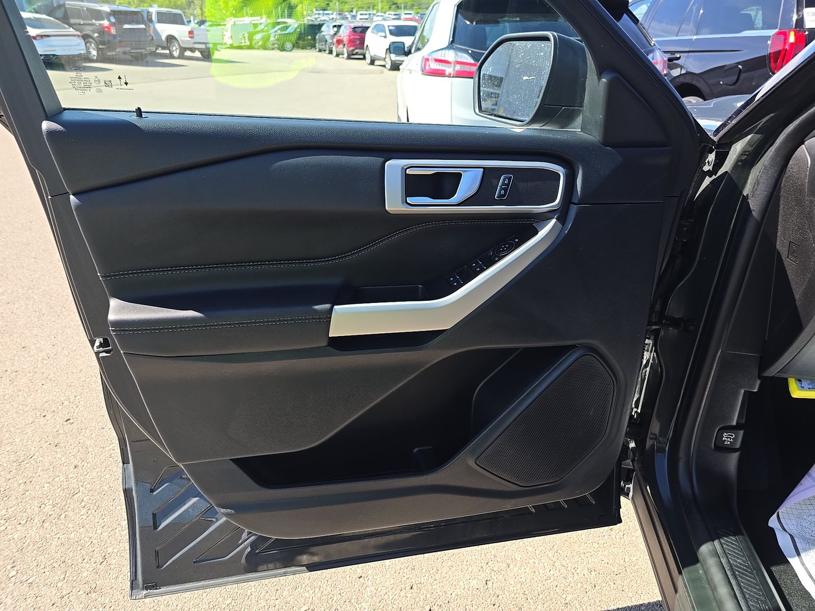FORD EXPLORER - 10