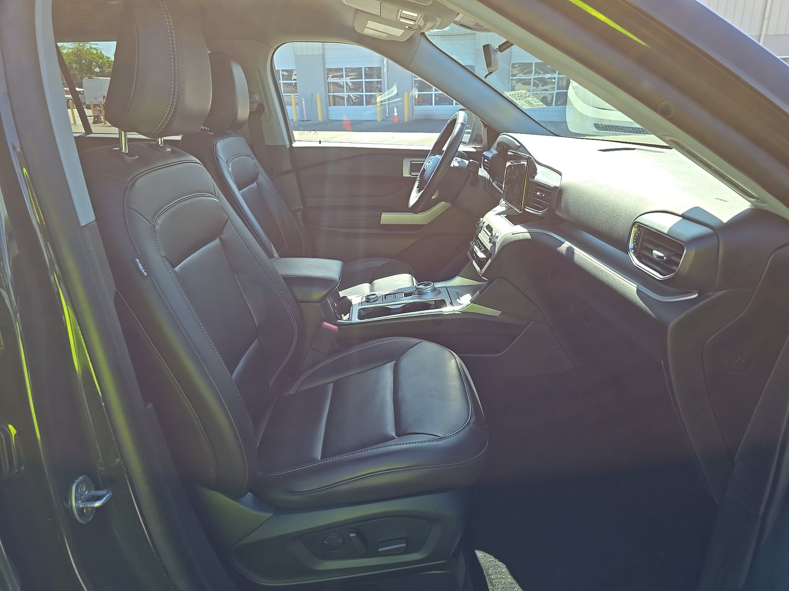 FORD EXPLORER - 9