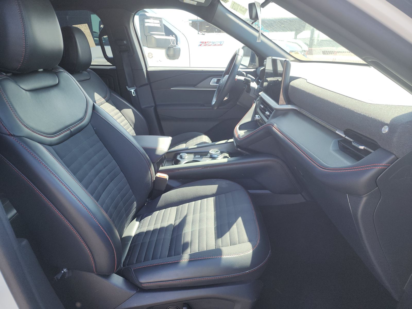 FORD EXPLORER - 9