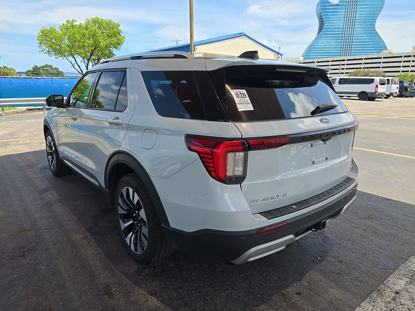 FORD EXPLORER - 7