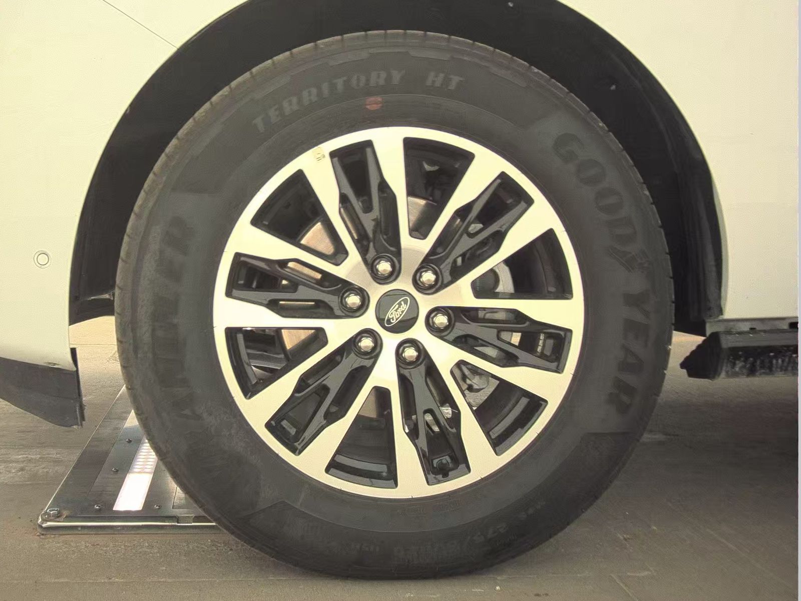 FORD EXPEDITION - 10