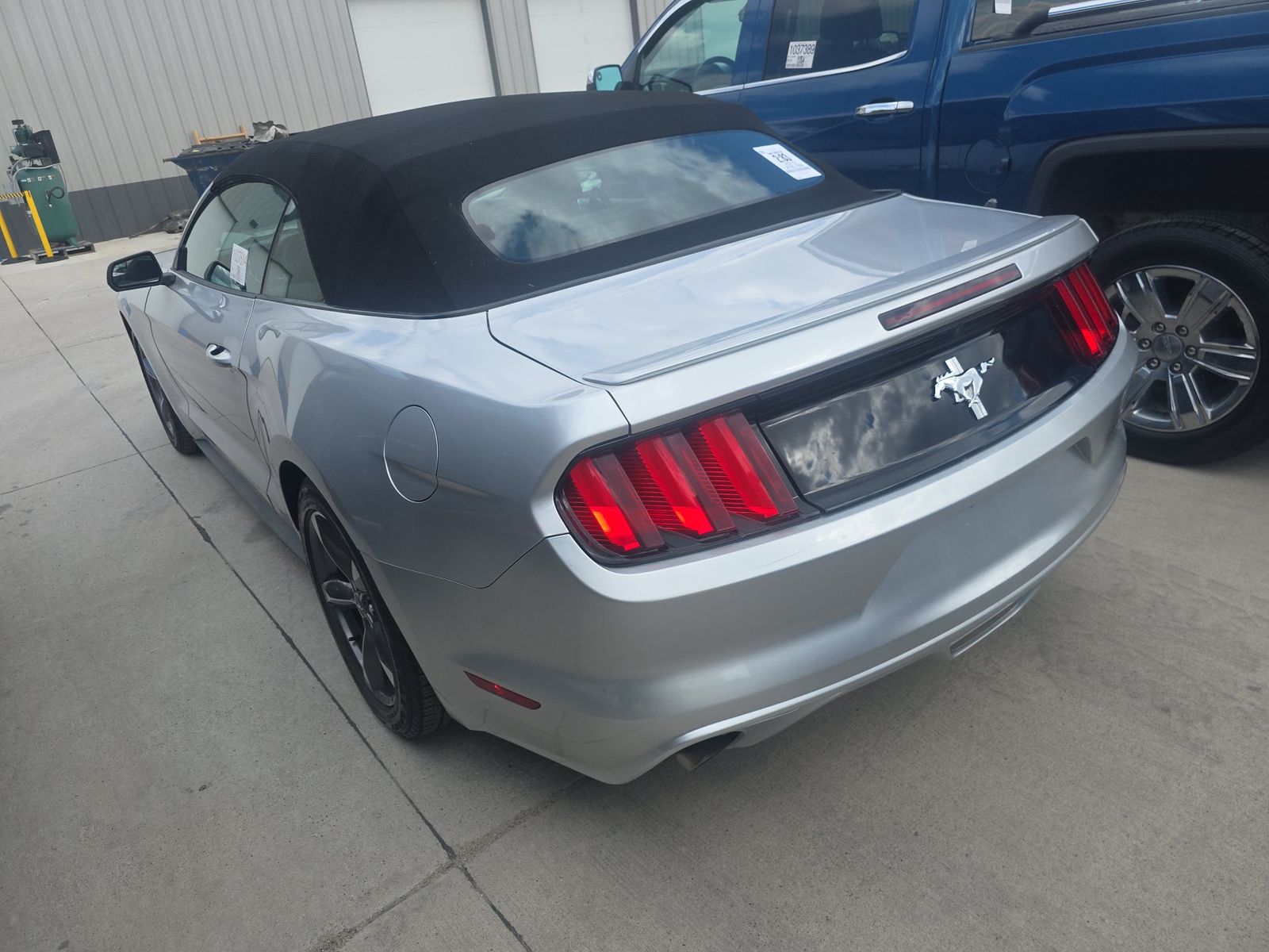 FORD MUSTANG - 7