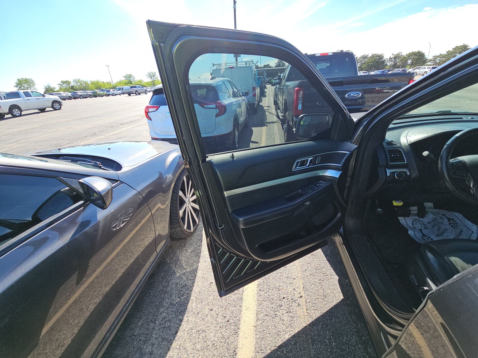FORD EXPLORER - 10