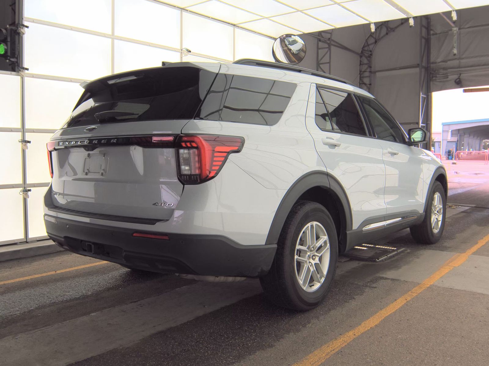 FORD EXPLORER - 6